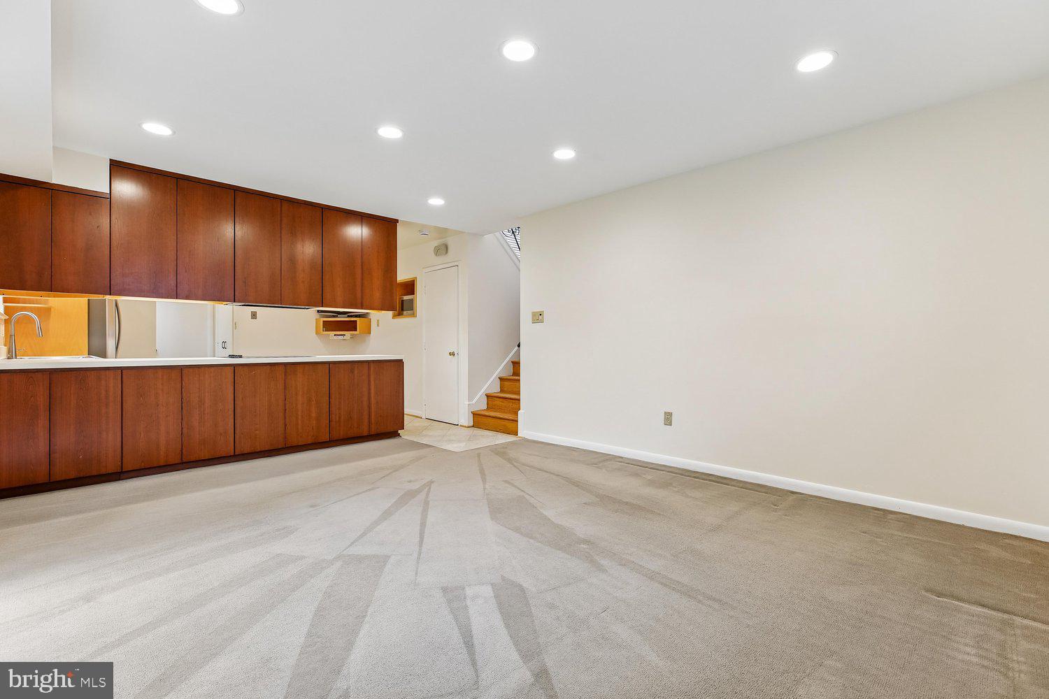 KEMP MILL ESTATES - Residential