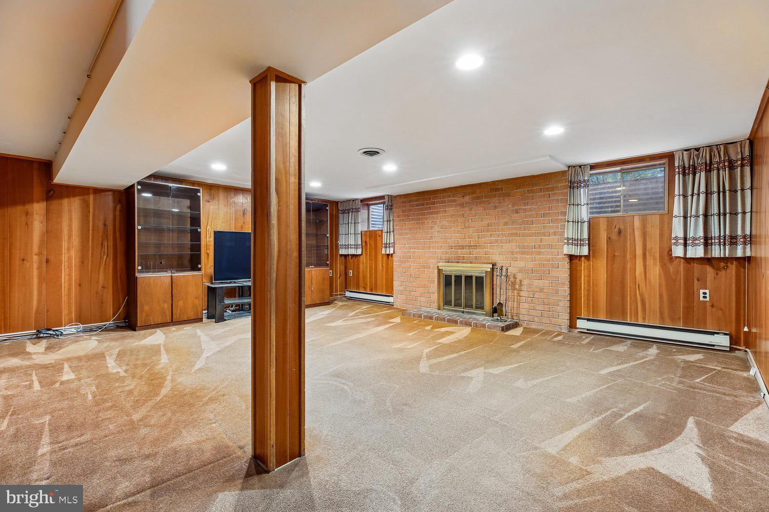KEMP MILL ESTATES - Residential