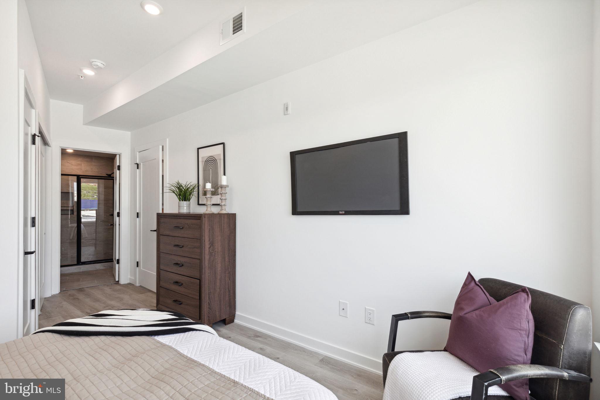 EAST KENSINGTON - Residential Lease