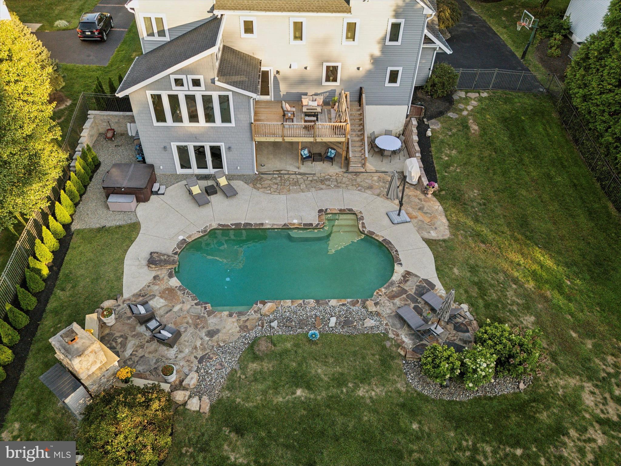 DOYLESTOWN CROSSIN - Residential