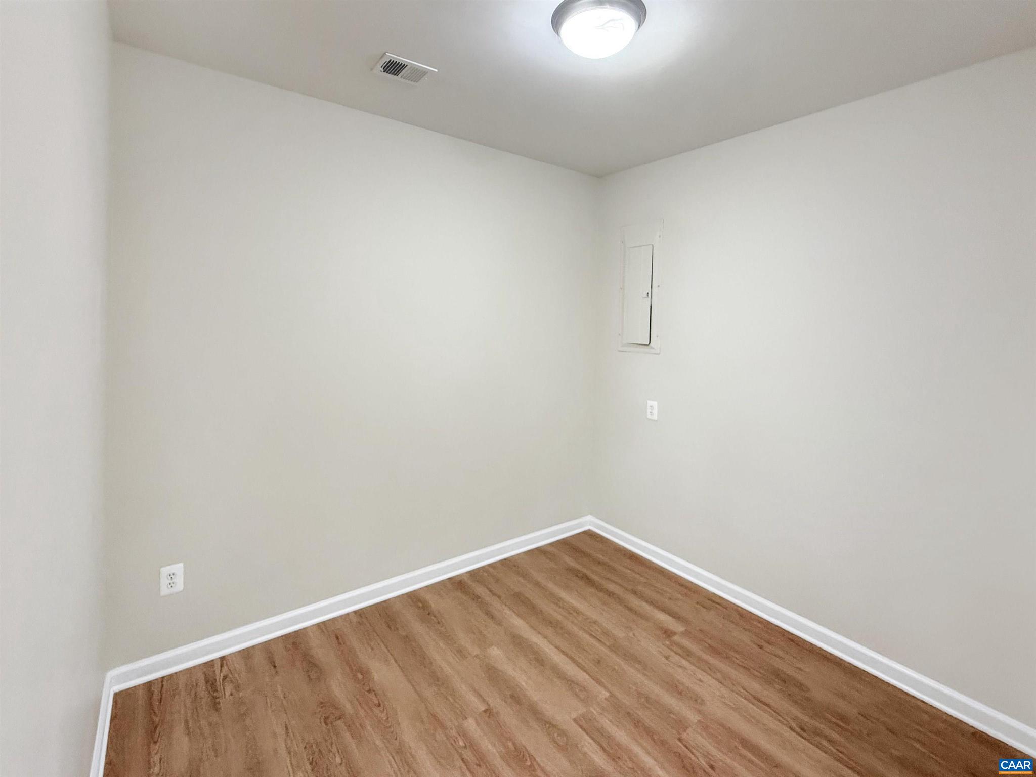 LAUREL PARK - Residential