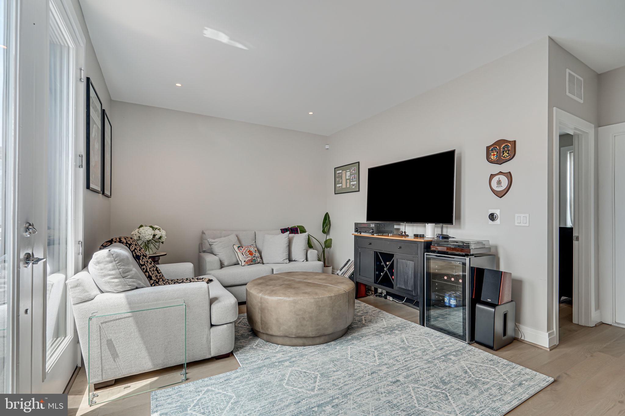 OLD TOWN NORTH - Residential