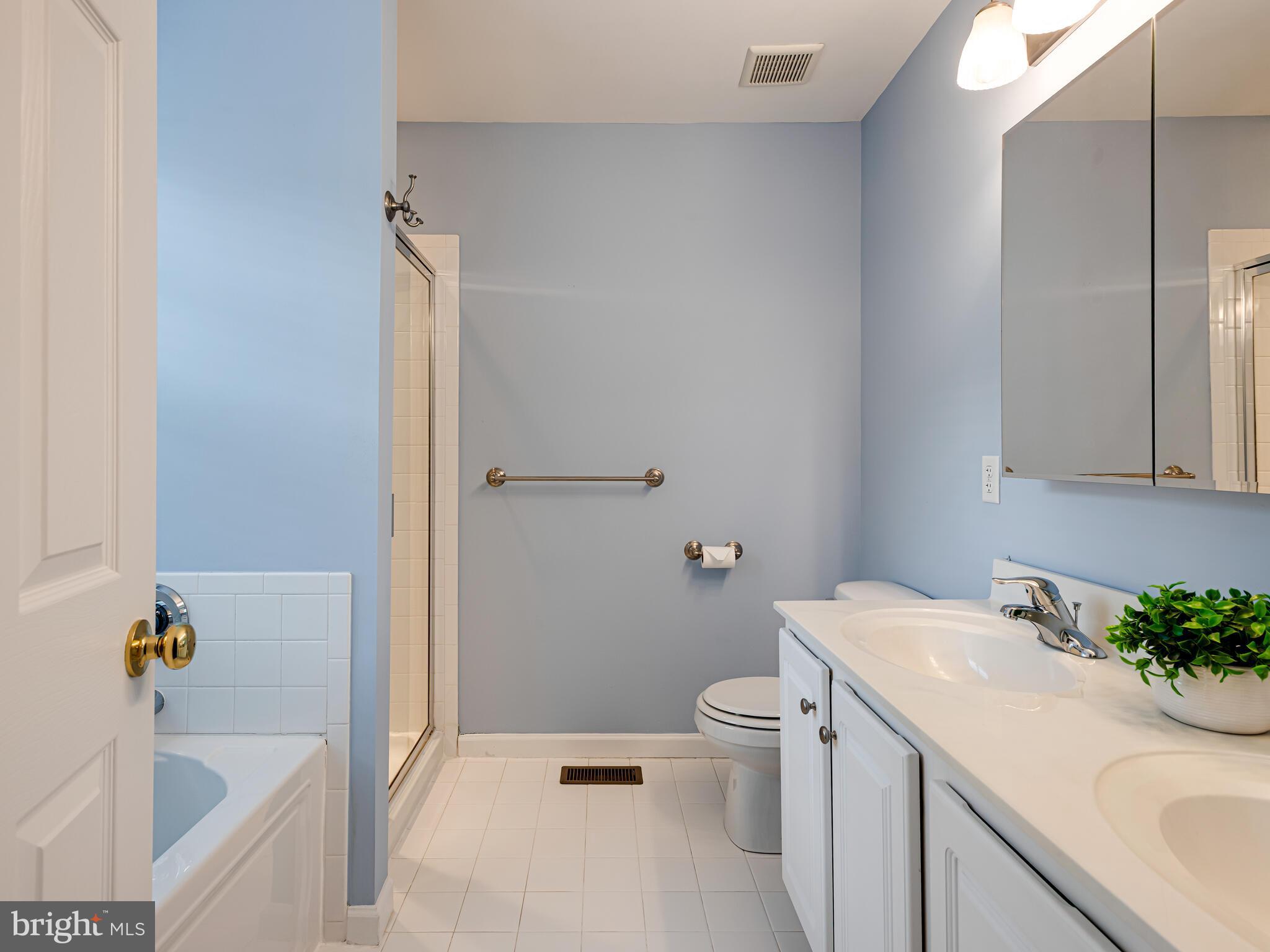 MEWS AT BAILEY STATION - Residential