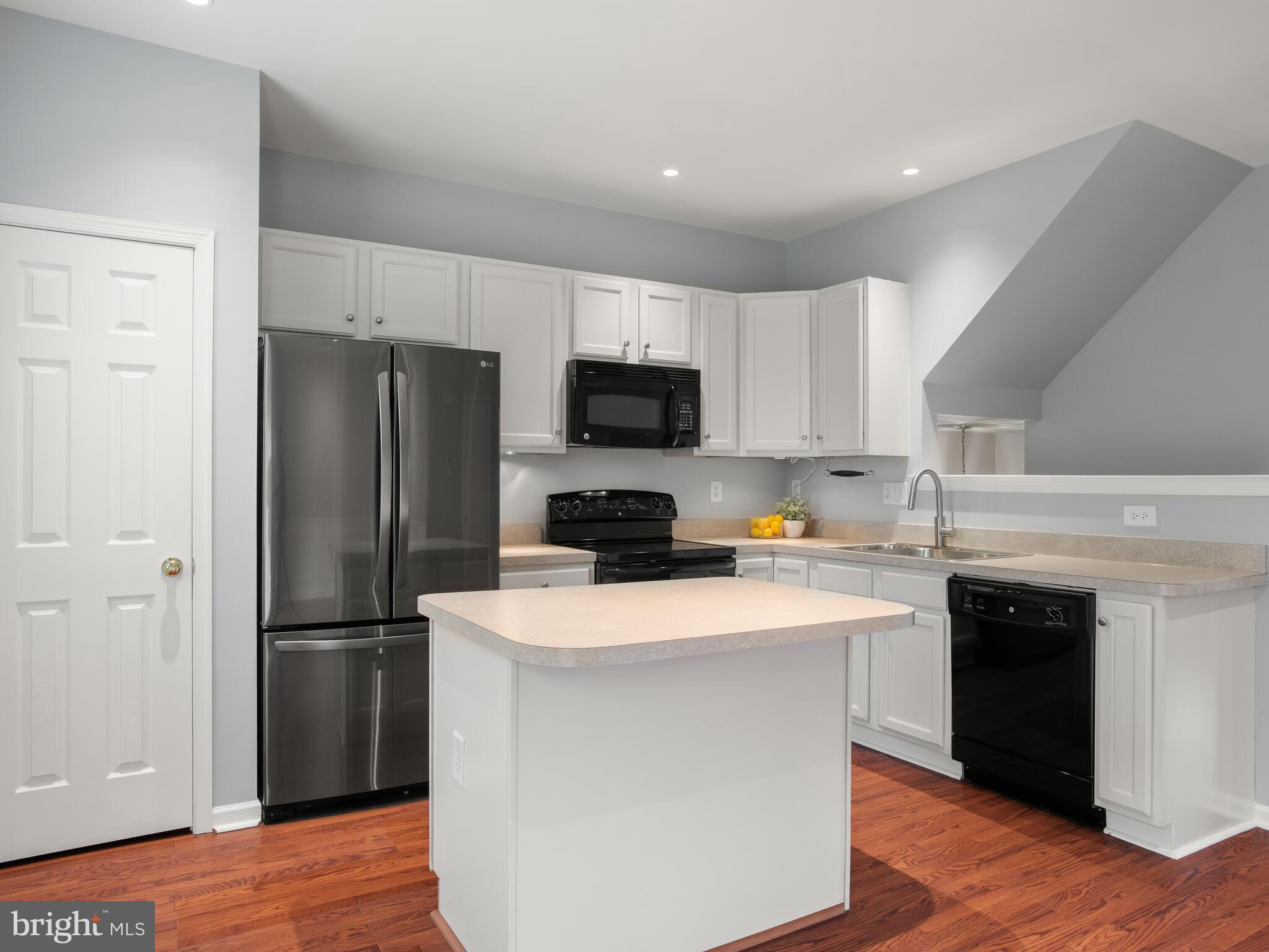 MEWS AT BAILEY STATION - Residential