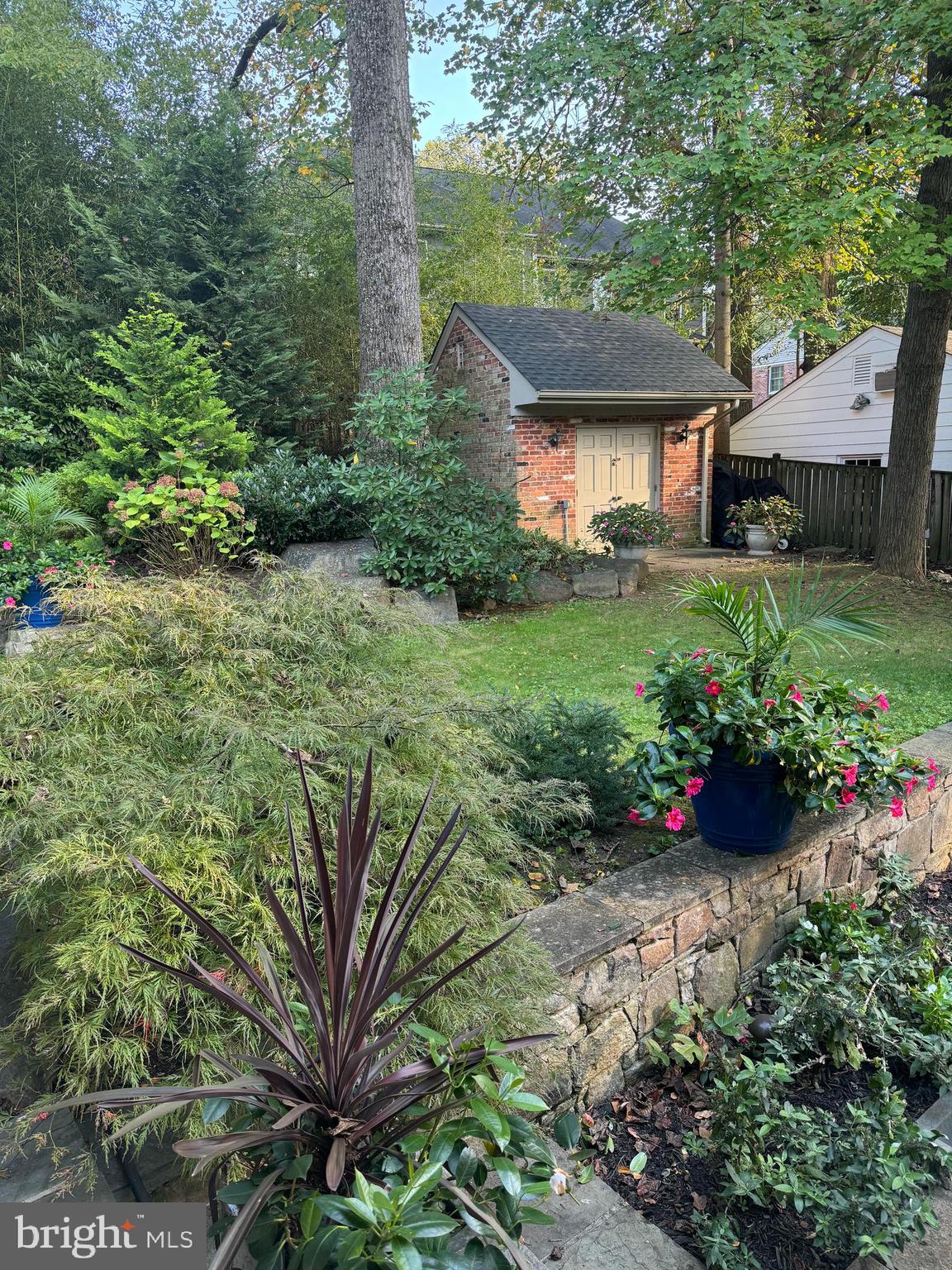 BRIGGS AND HOOPERS - Residential