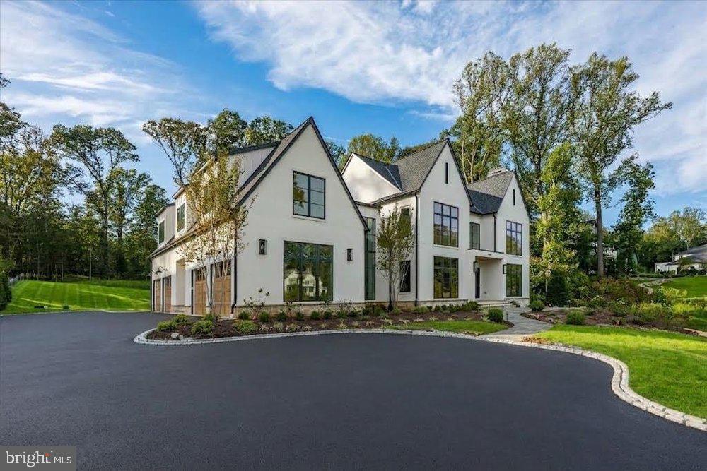 800 FALLS FARM COURT
