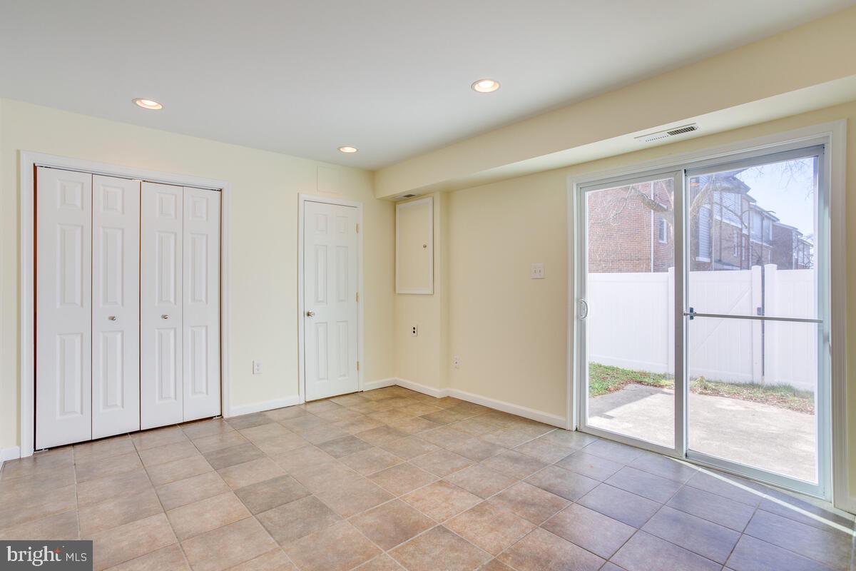 CANTERBURY RIDING - Residential