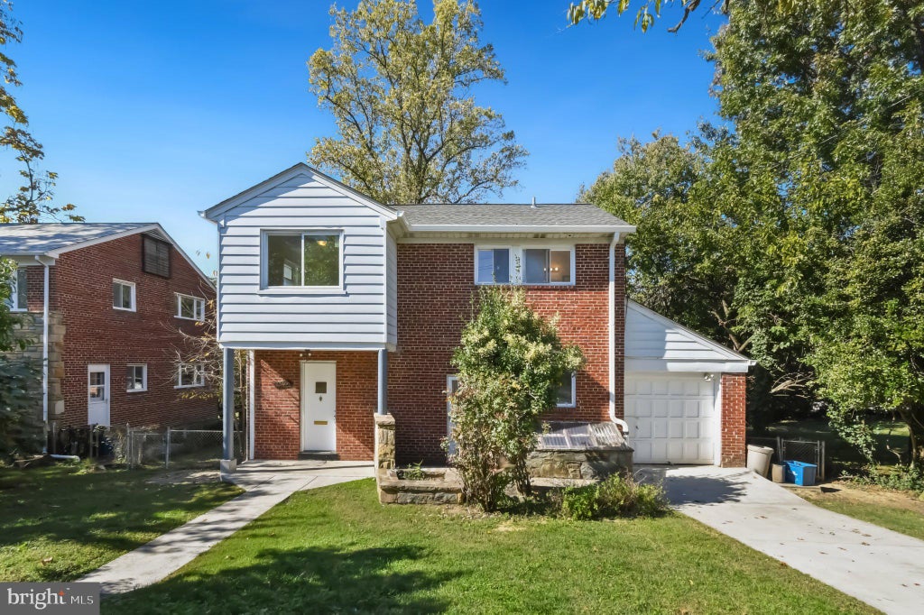 Photo of 7606 Hammond Avenue, TAKOMA PARK, MD 20912 (MLS # MDMC2261926)