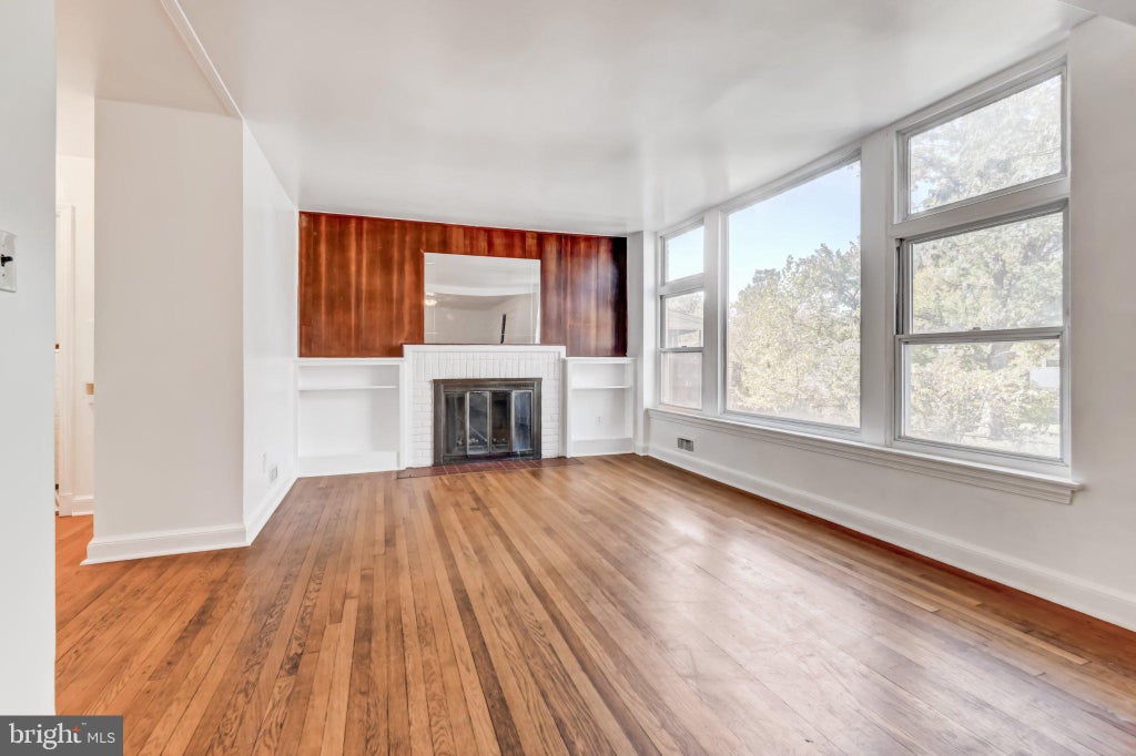 Photo of 7606 Hammond Avenue, TAKOMA PARK, MD 20912 (MLS # MDMC2261926)