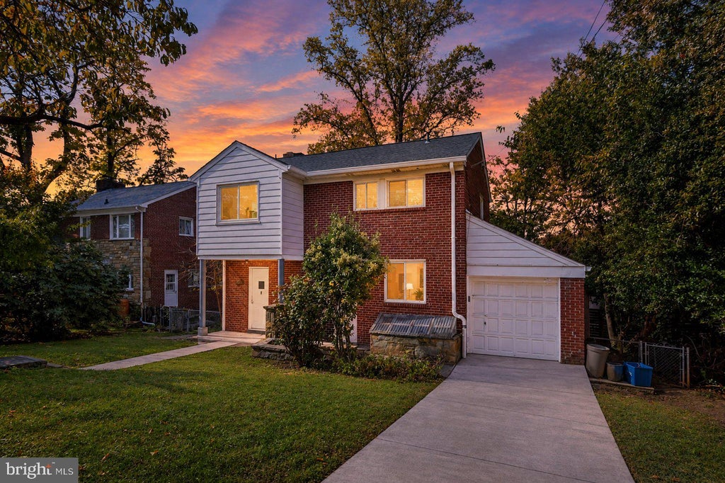 Photo of 7606 Hammond Avenue, TAKOMA PARK, MD 20912 (MLS # MDMC2261926)