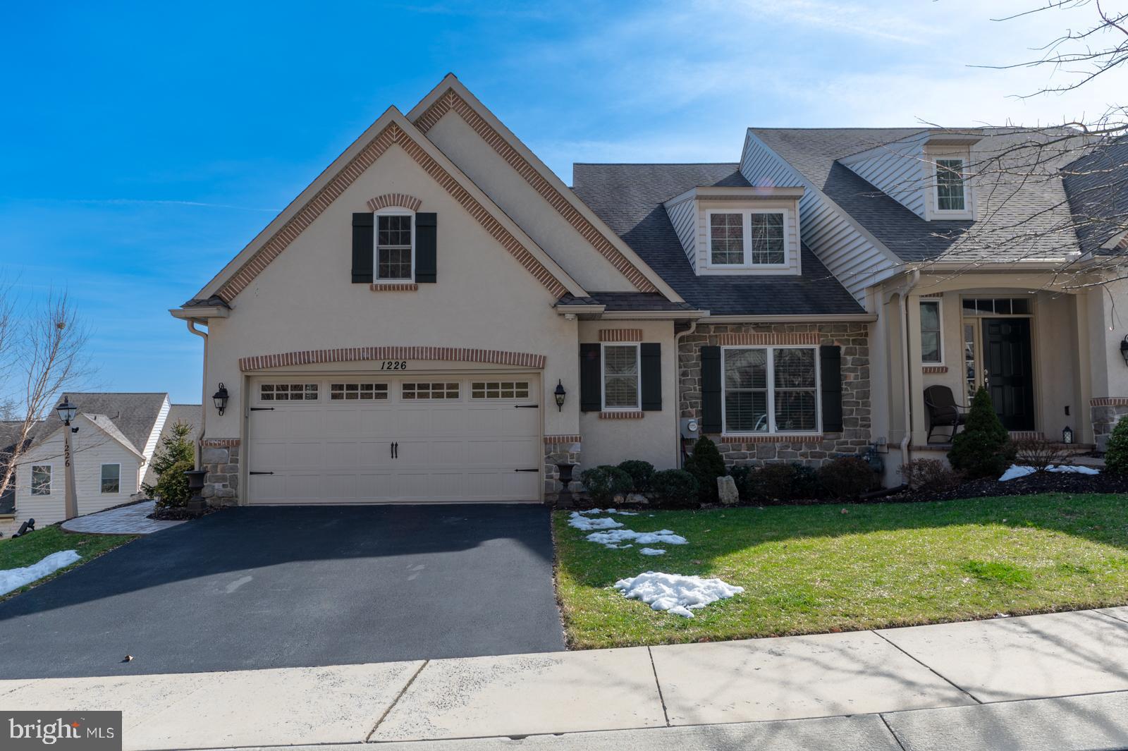 THE WOODS AT ROCK RAYMOND - Residential