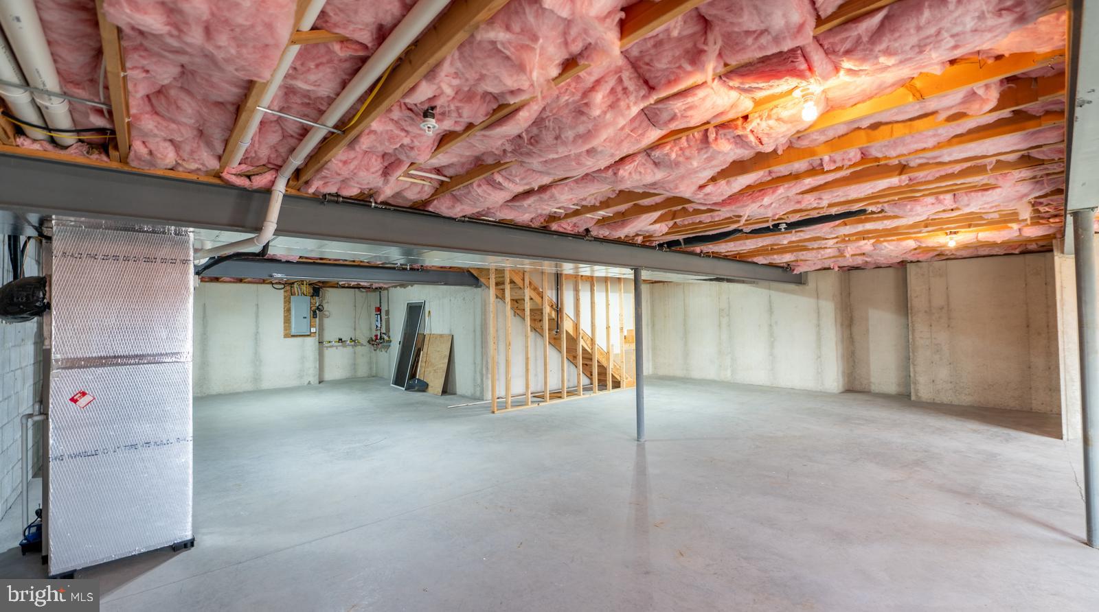 THE WOODS AT ROCK RAYMOND - Residential