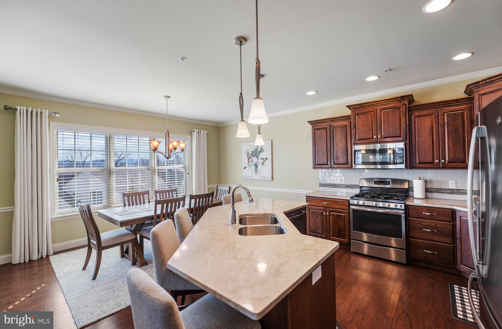 THE WOODS AT ROCK RAYMOND - Residential