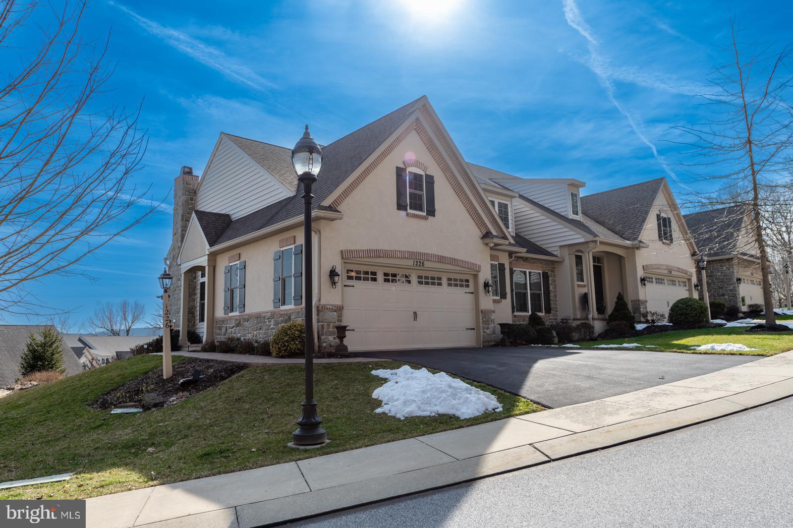 THE WOODS AT ROCK RAYMOND - Residential