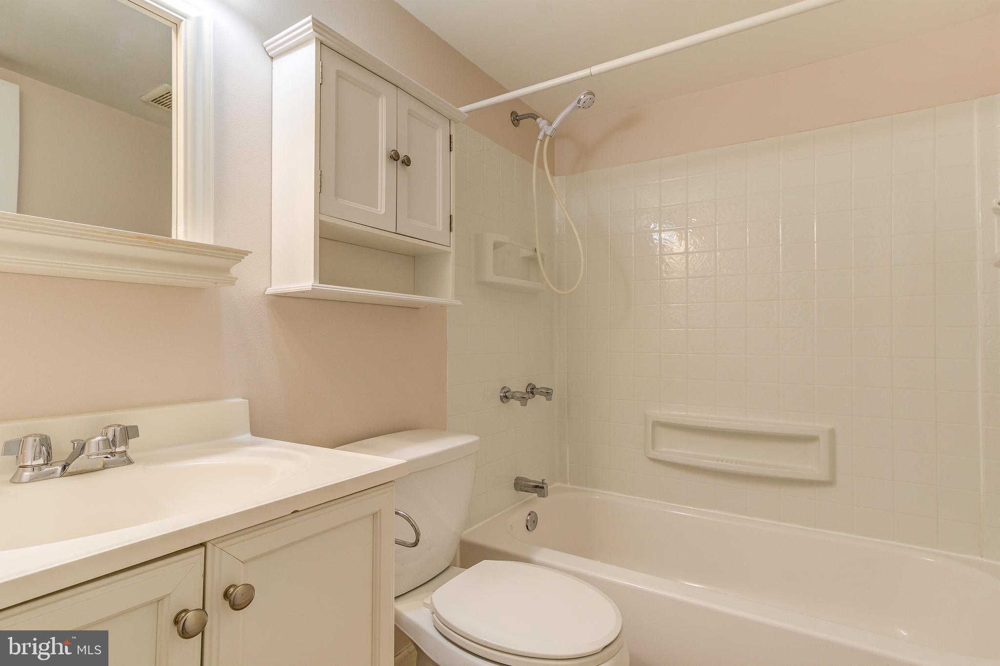 WILLOWS OF POTOMAC - Residential