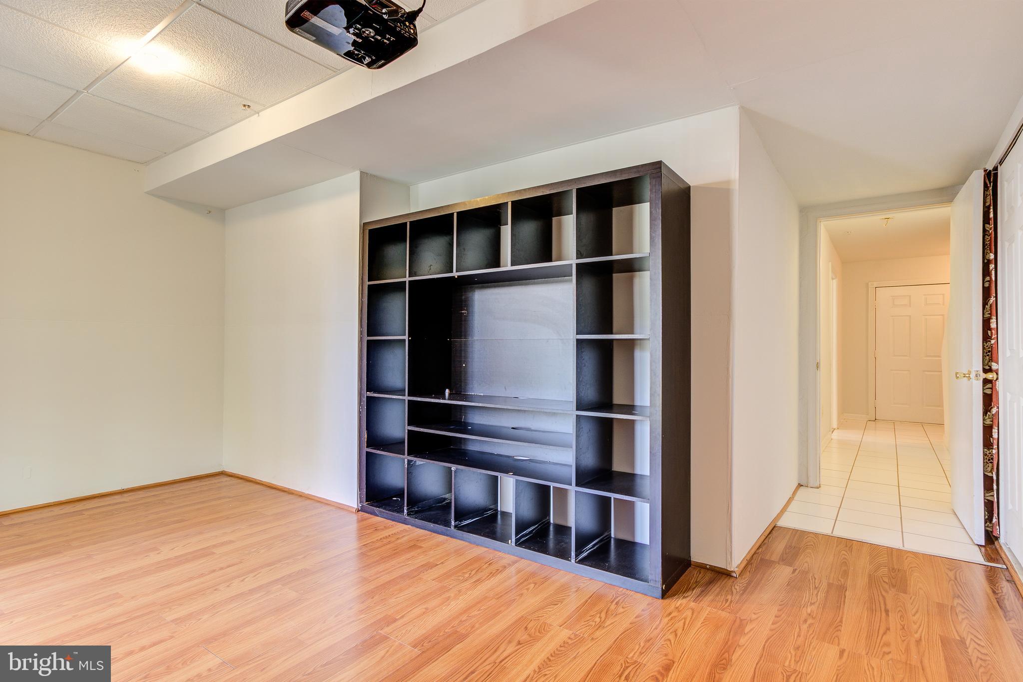 WILLOWS OF POTOMAC - Residential