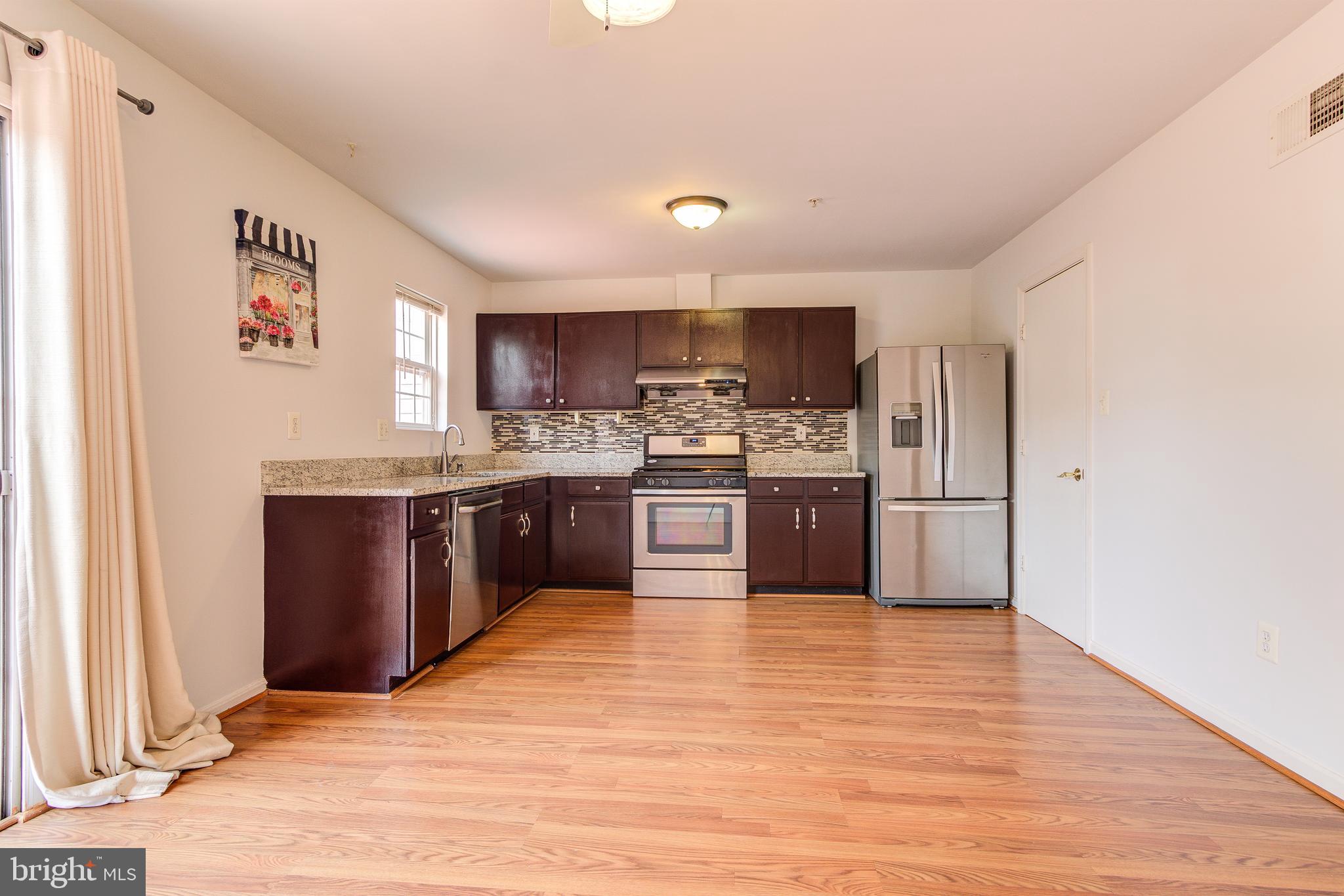 WILLOWS OF POTOMAC - Residential