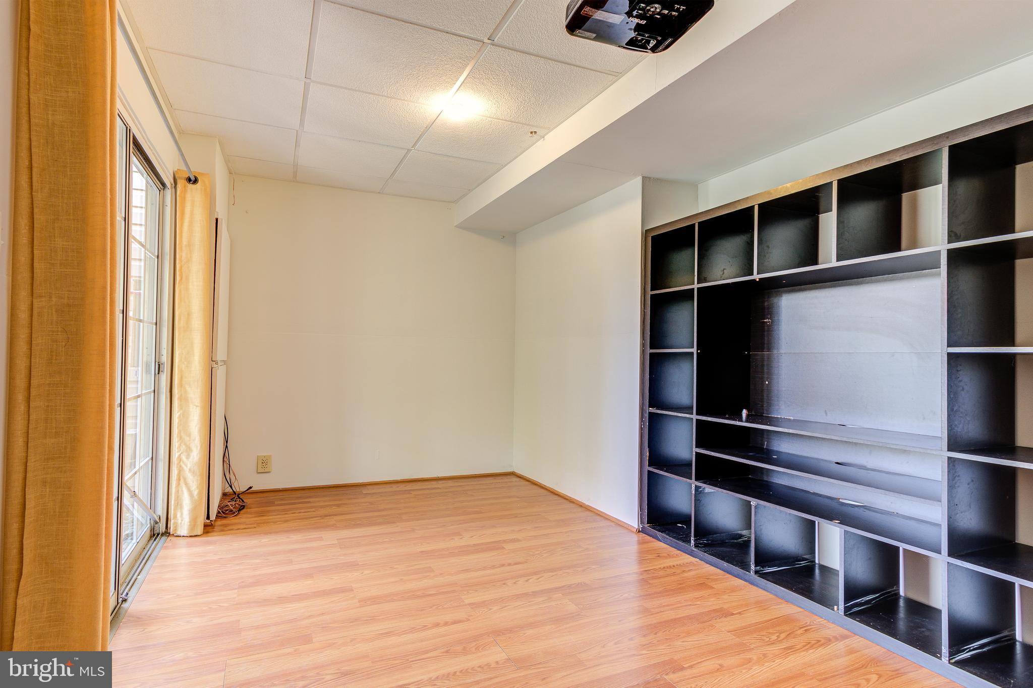 WILLOWS OF POTOMAC - Residential