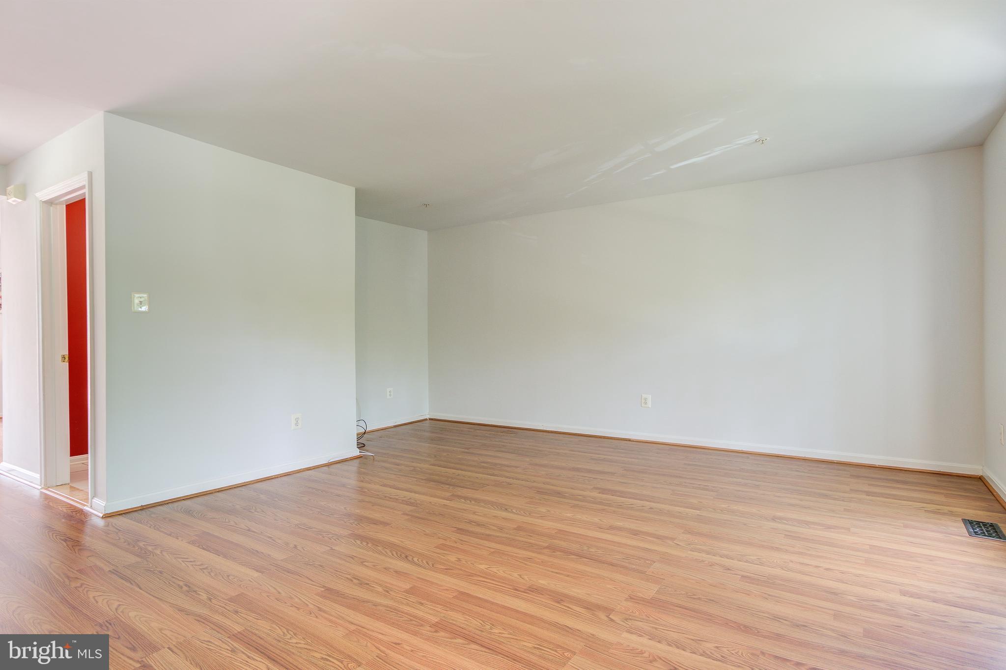 WILLOWS OF POTOMAC - Residential