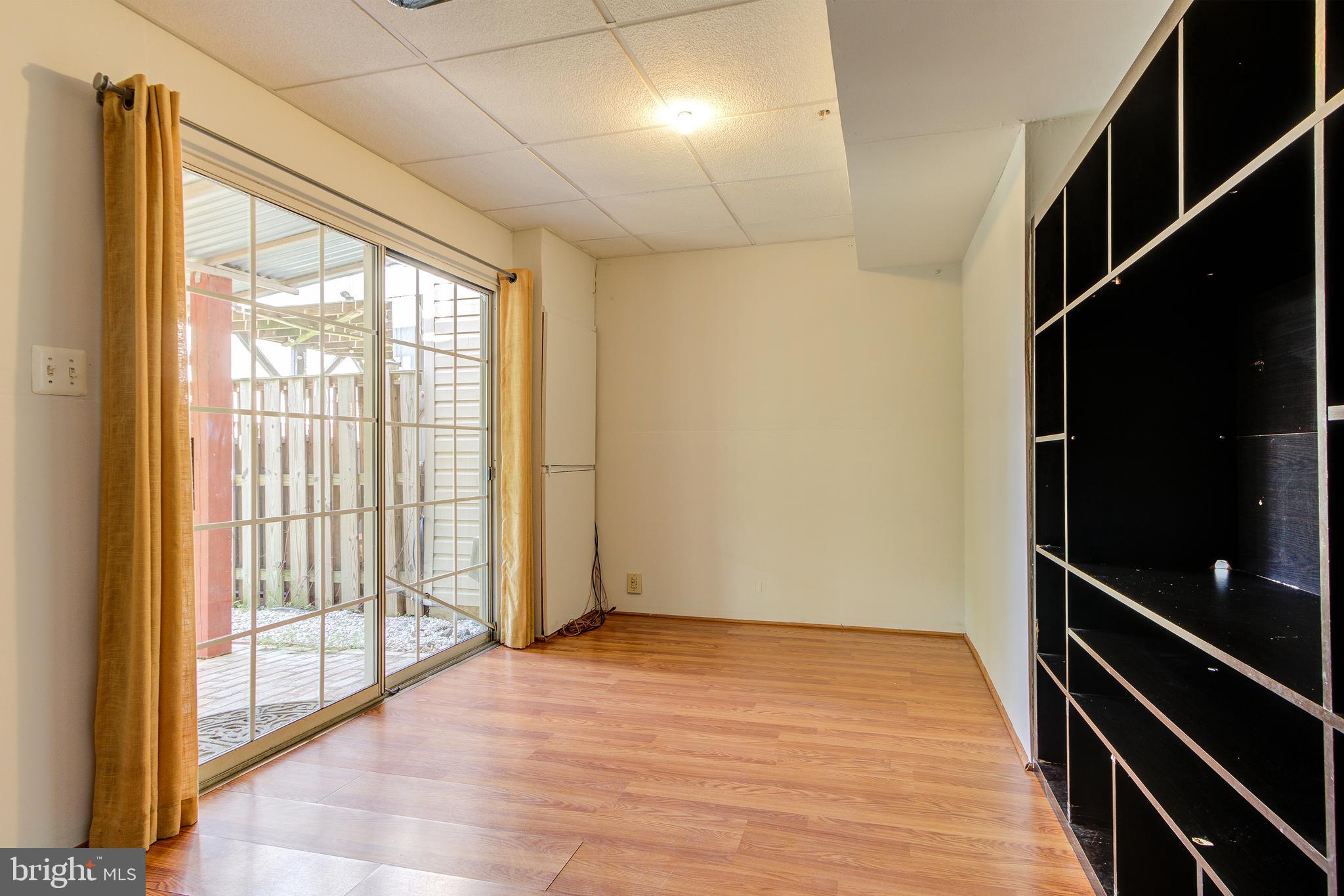 WILLOWS OF POTOMAC - Residential