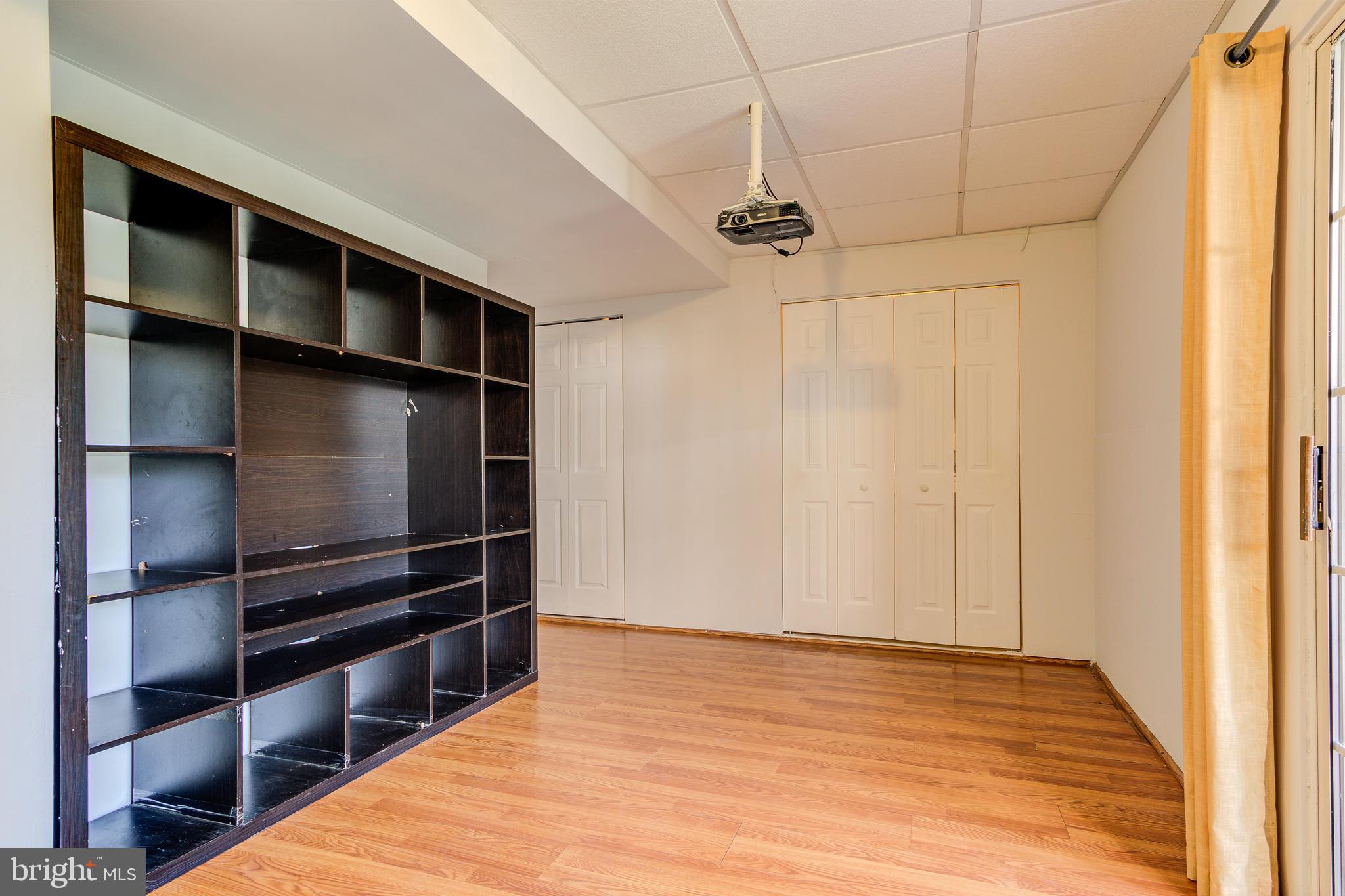 WILLOWS OF POTOMAC - Residential