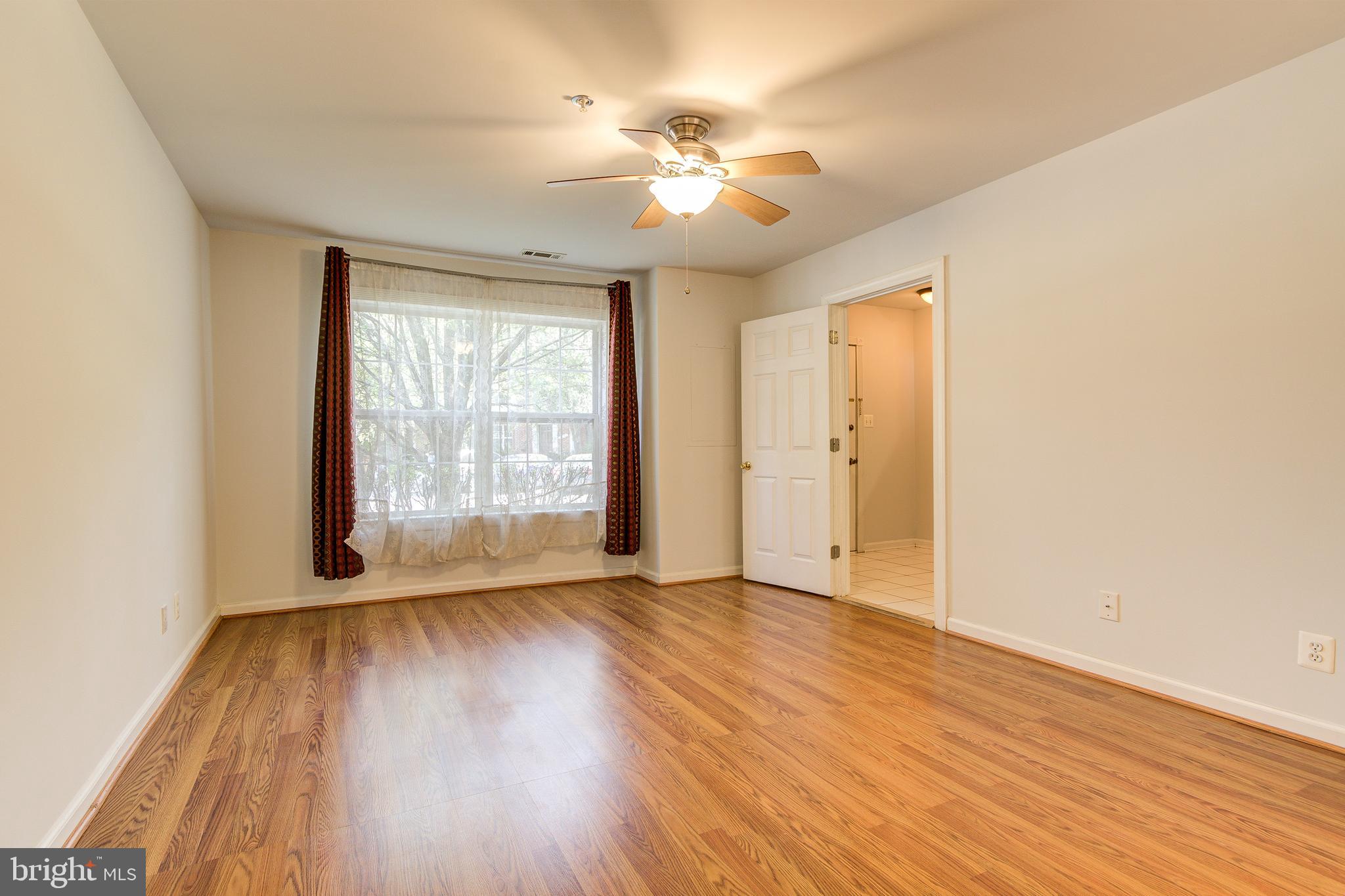 WILLOWS OF POTOMAC - Residential