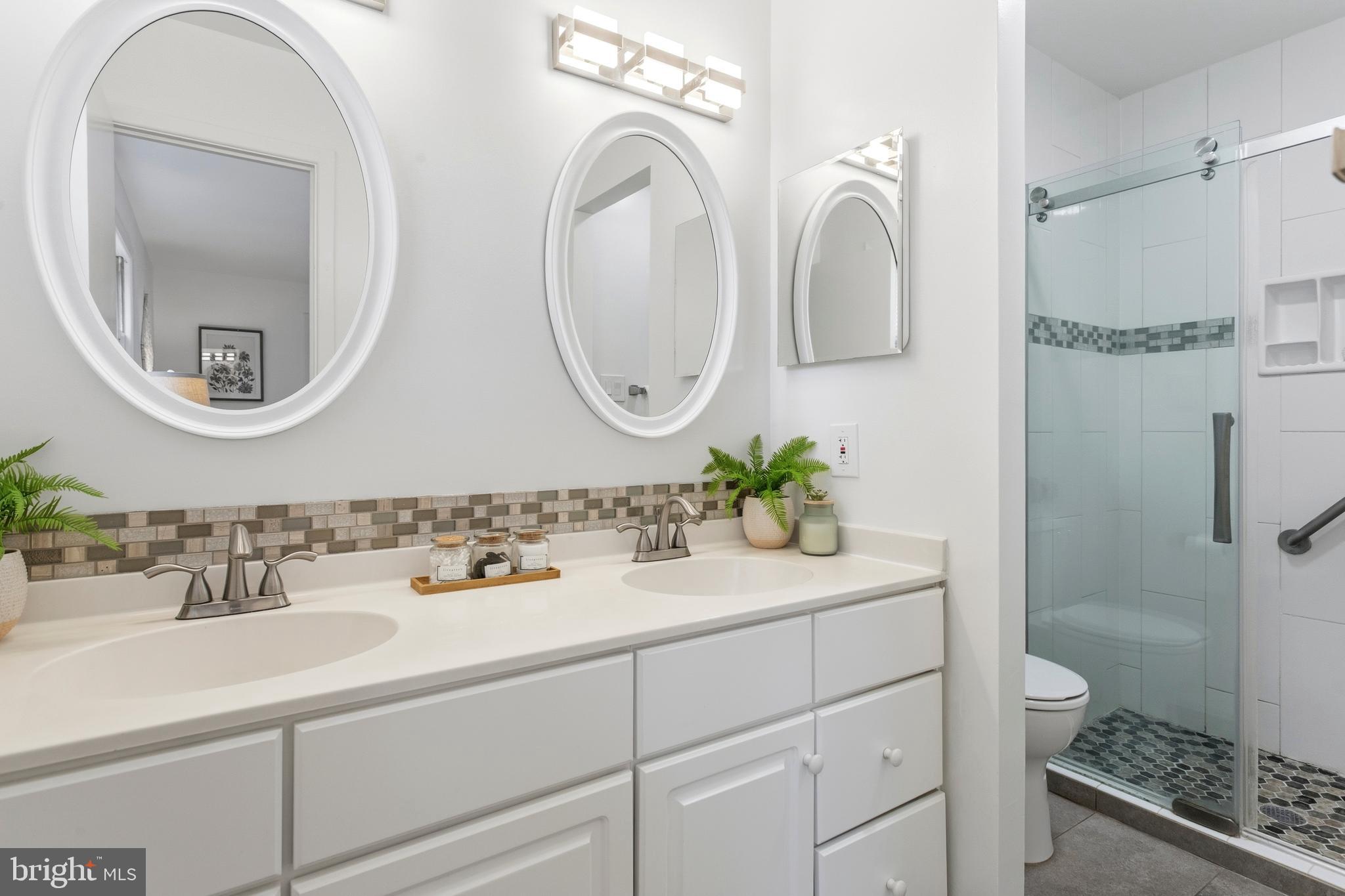 REGENCY ESTATES - Residential