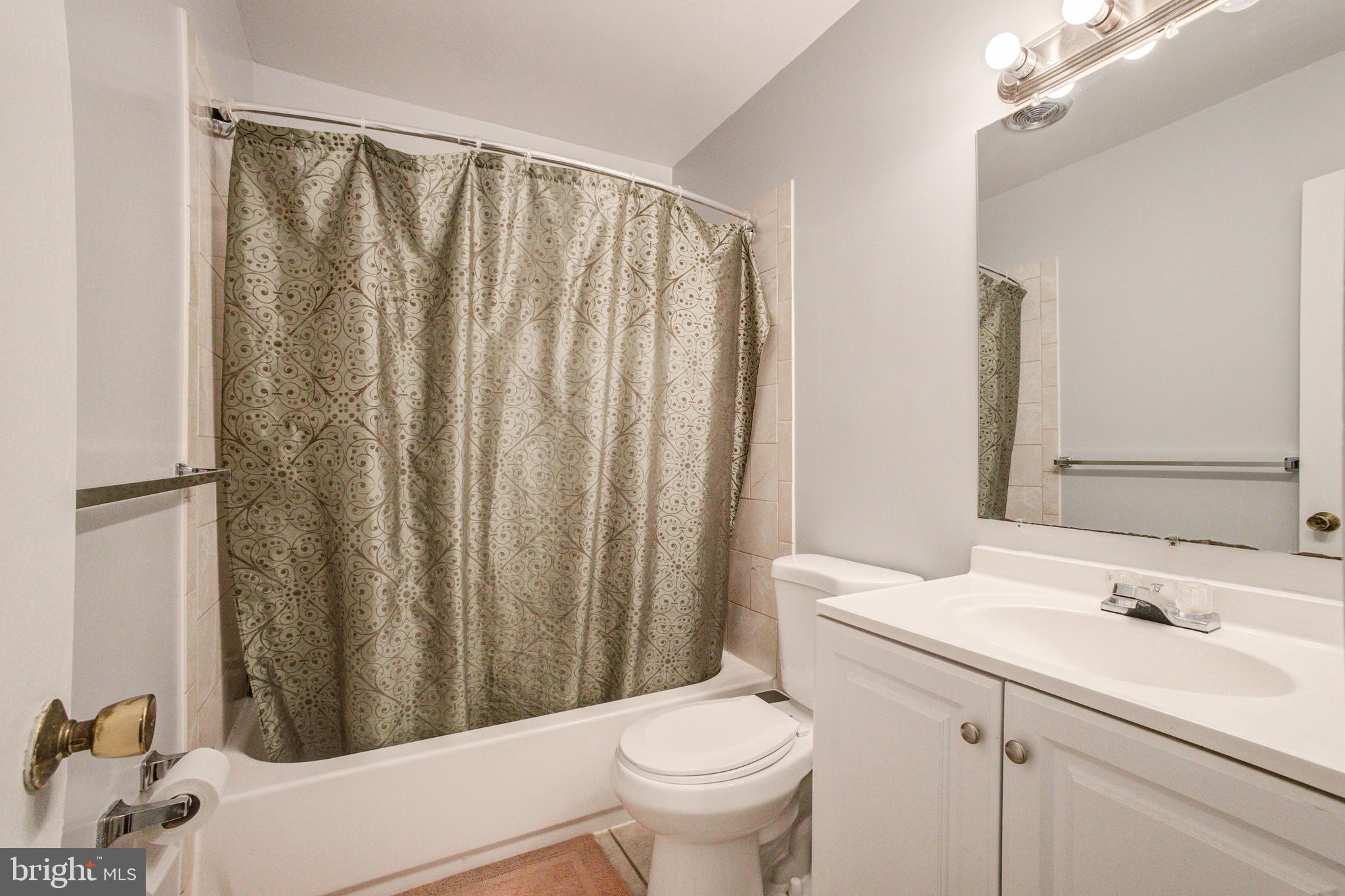 SHADY GROVE VILLAGE - Residential