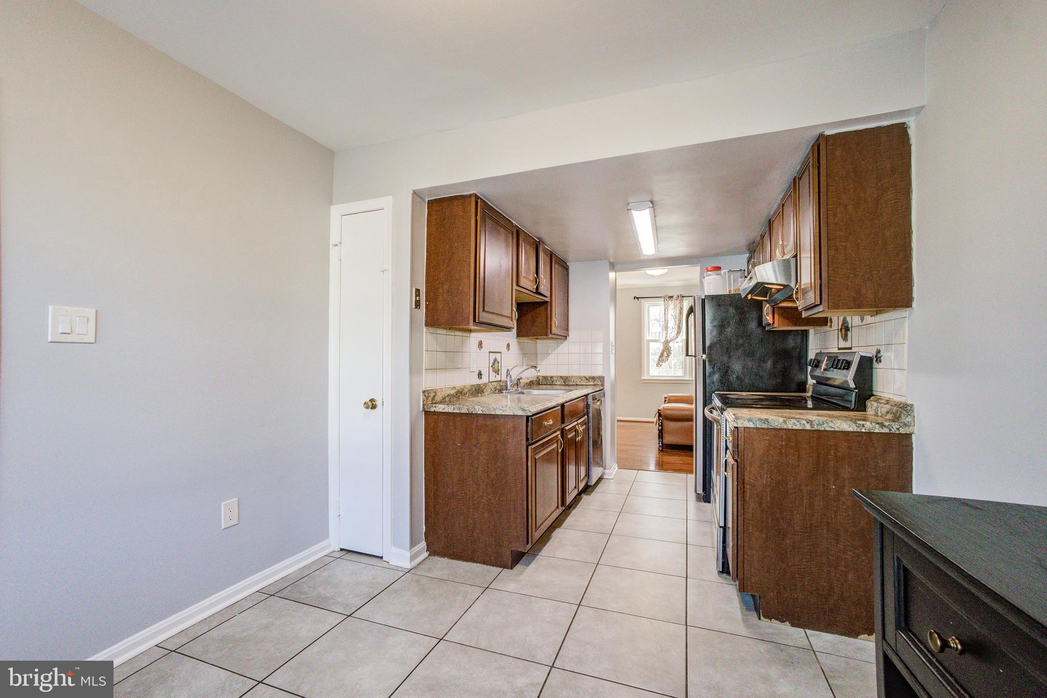 SHADY GROVE VILLAGE - Residential