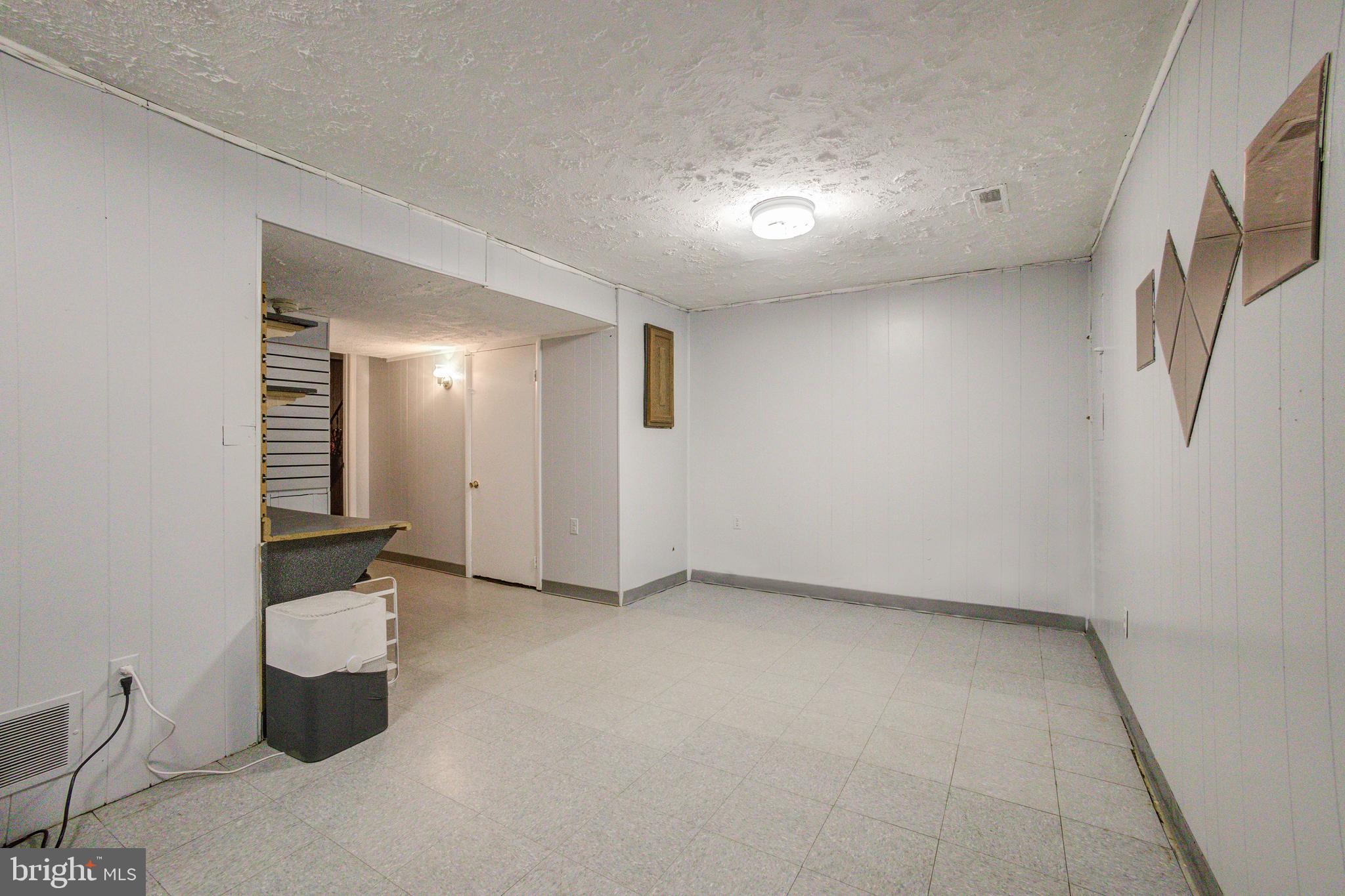 SHADY GROVE VILLAGE - Residential