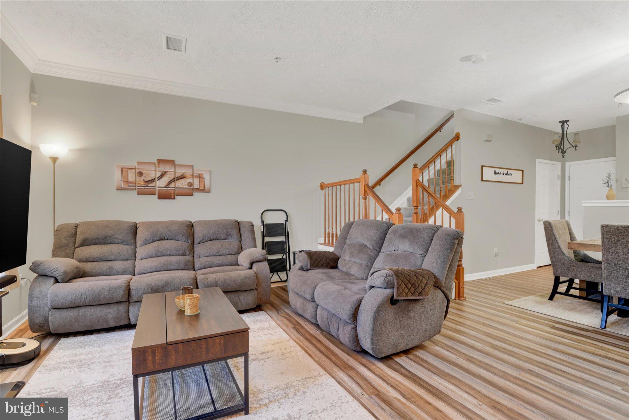 VILLAGE OF MILL RUN - Residential