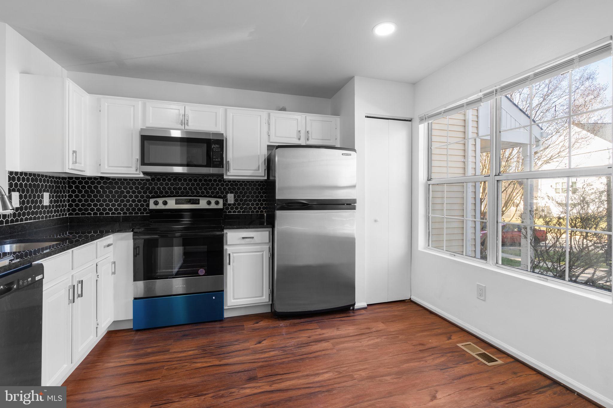 GUNNERS LAKE VILLAGE - Residential