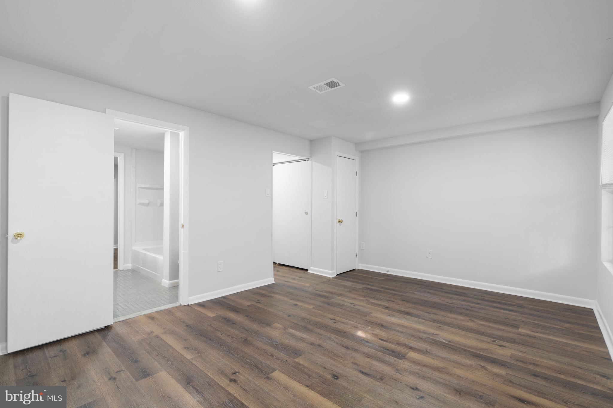 GUNNERS LAKE VILLAGE - Residential