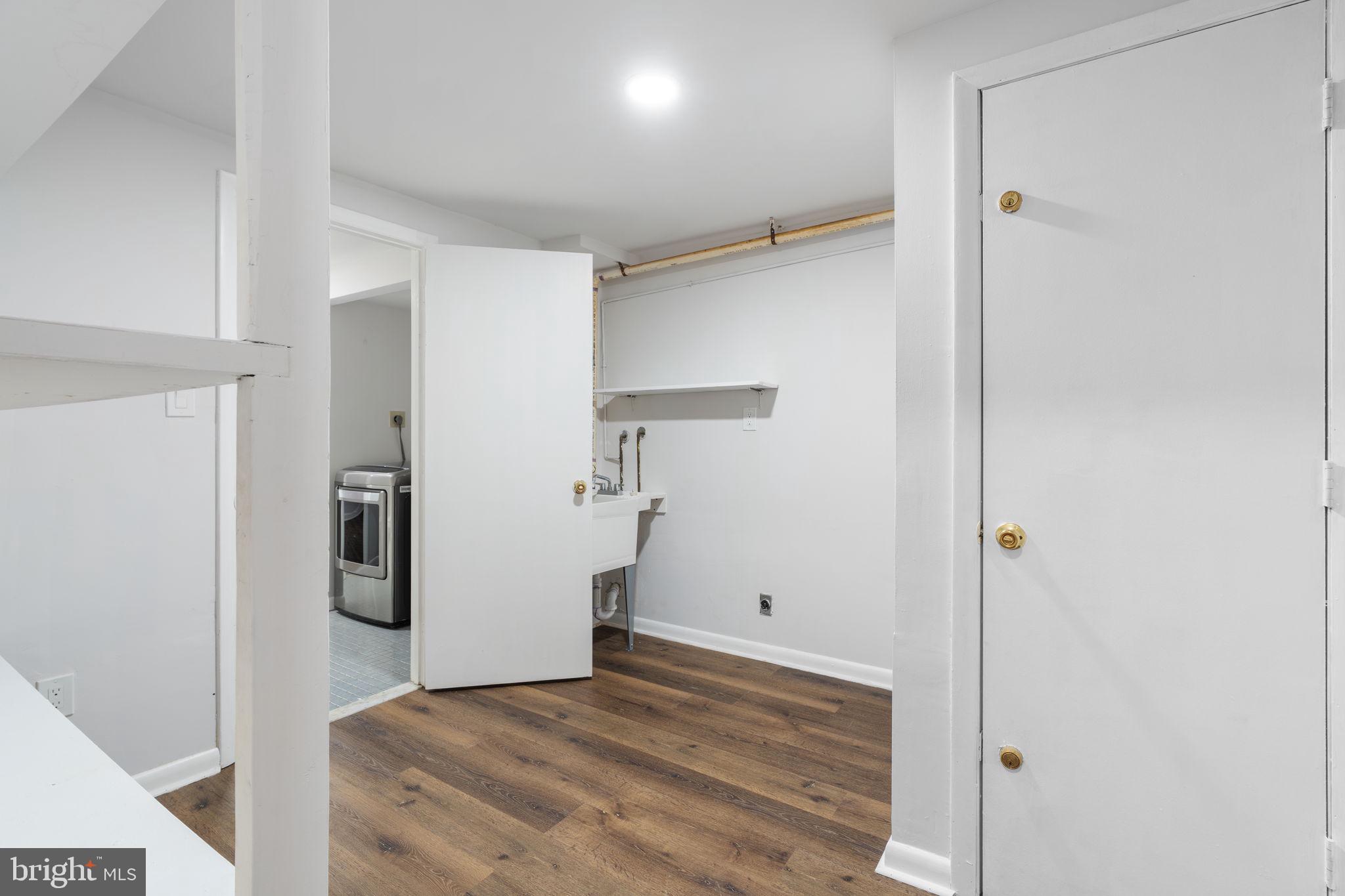 GUNNERS LAKE VILLAGE - Residential