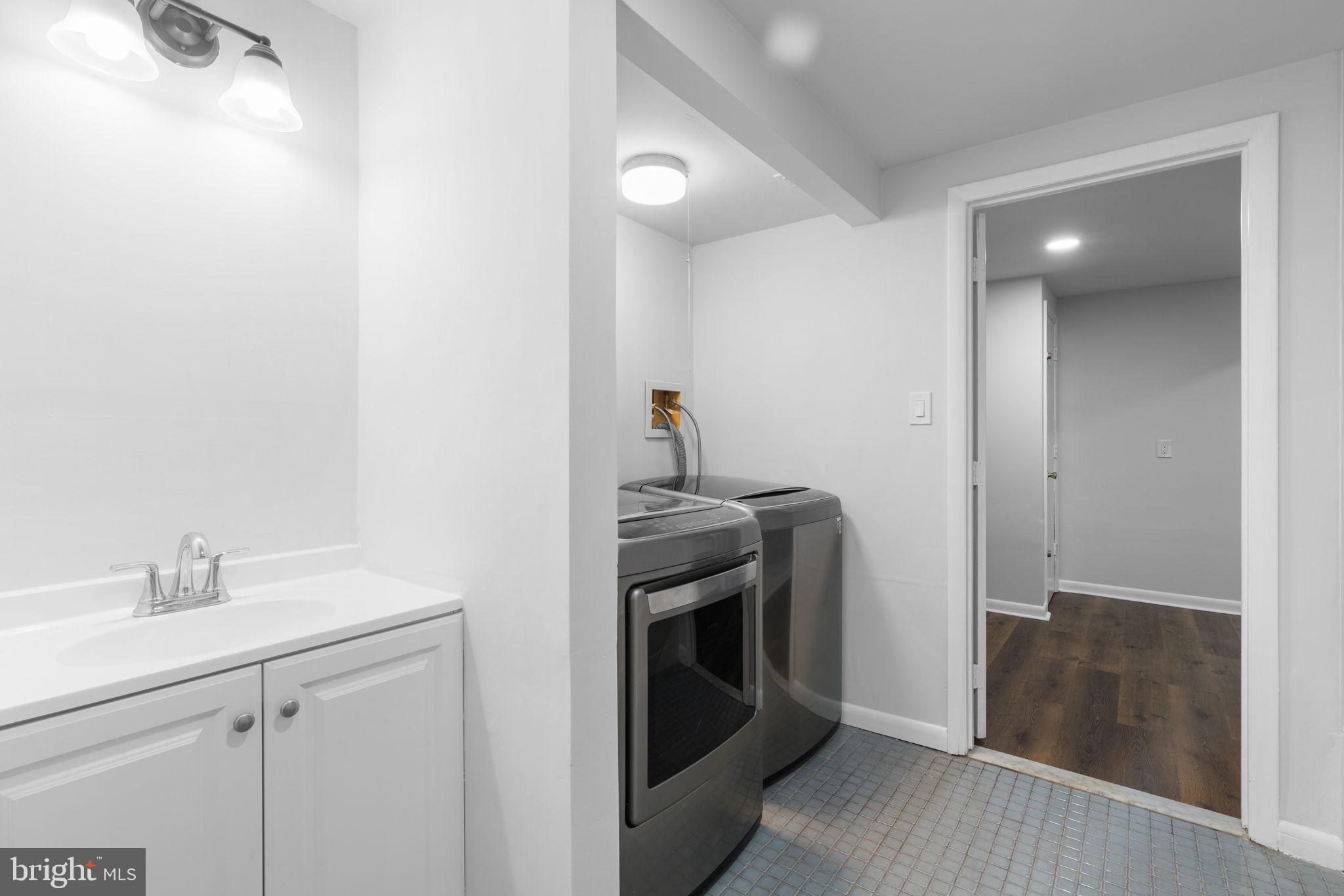 GUNNERS LAKE VILLAGE - Residential