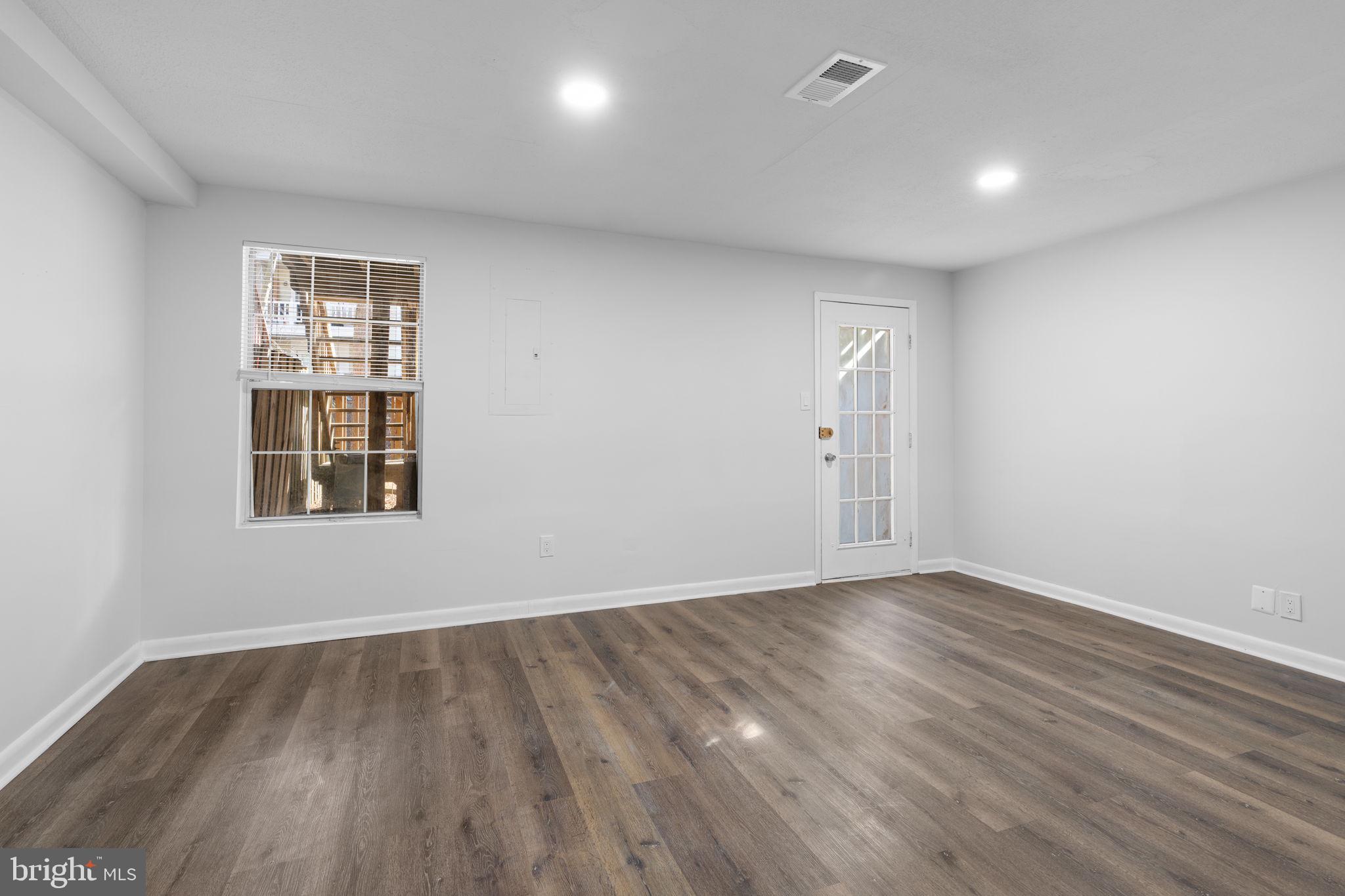 GUNNERS LAKE VILLAGE - Residential