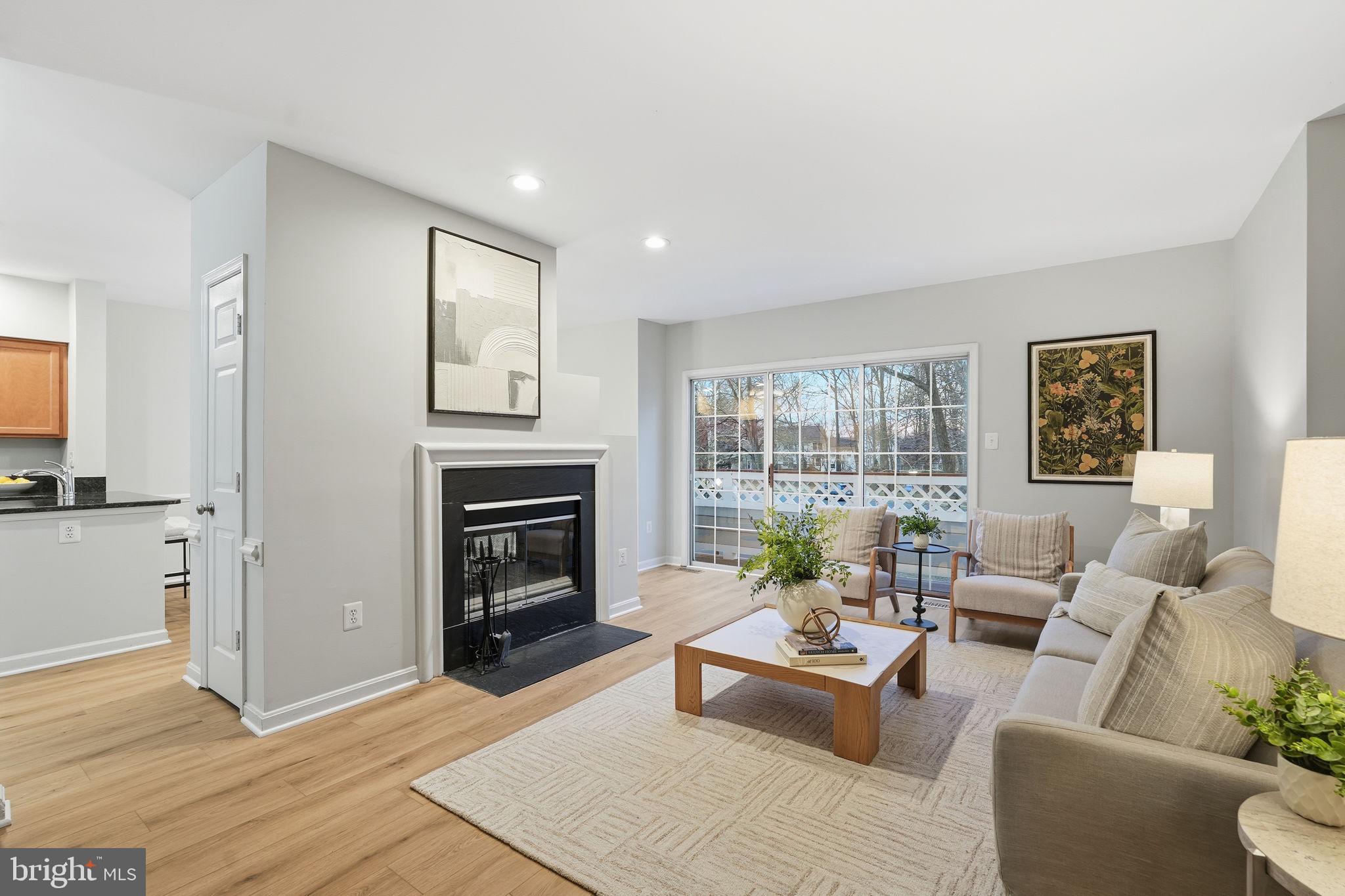 LIFESTYLE AT SULLY STATION - Residential