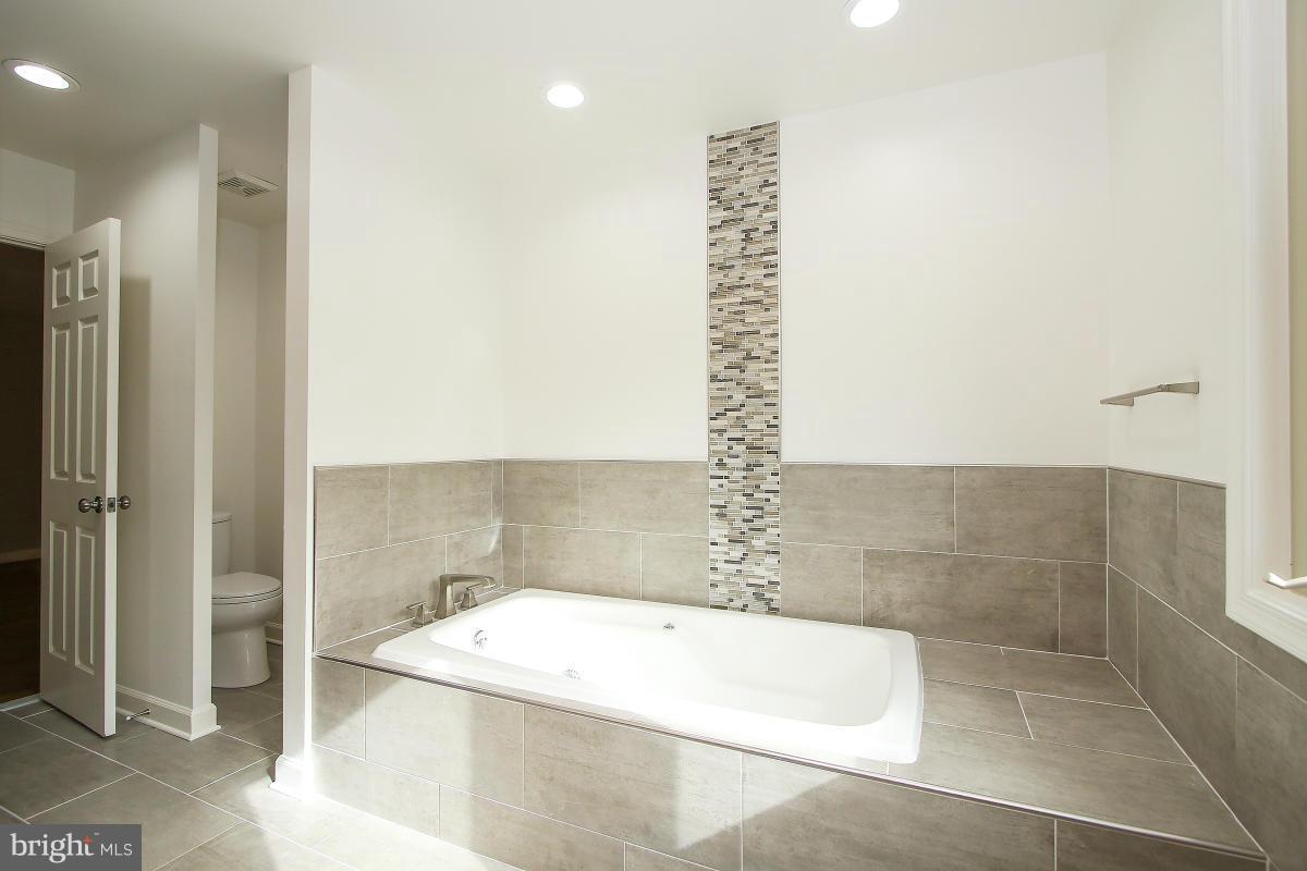 LOCUST RIDGE - Residential