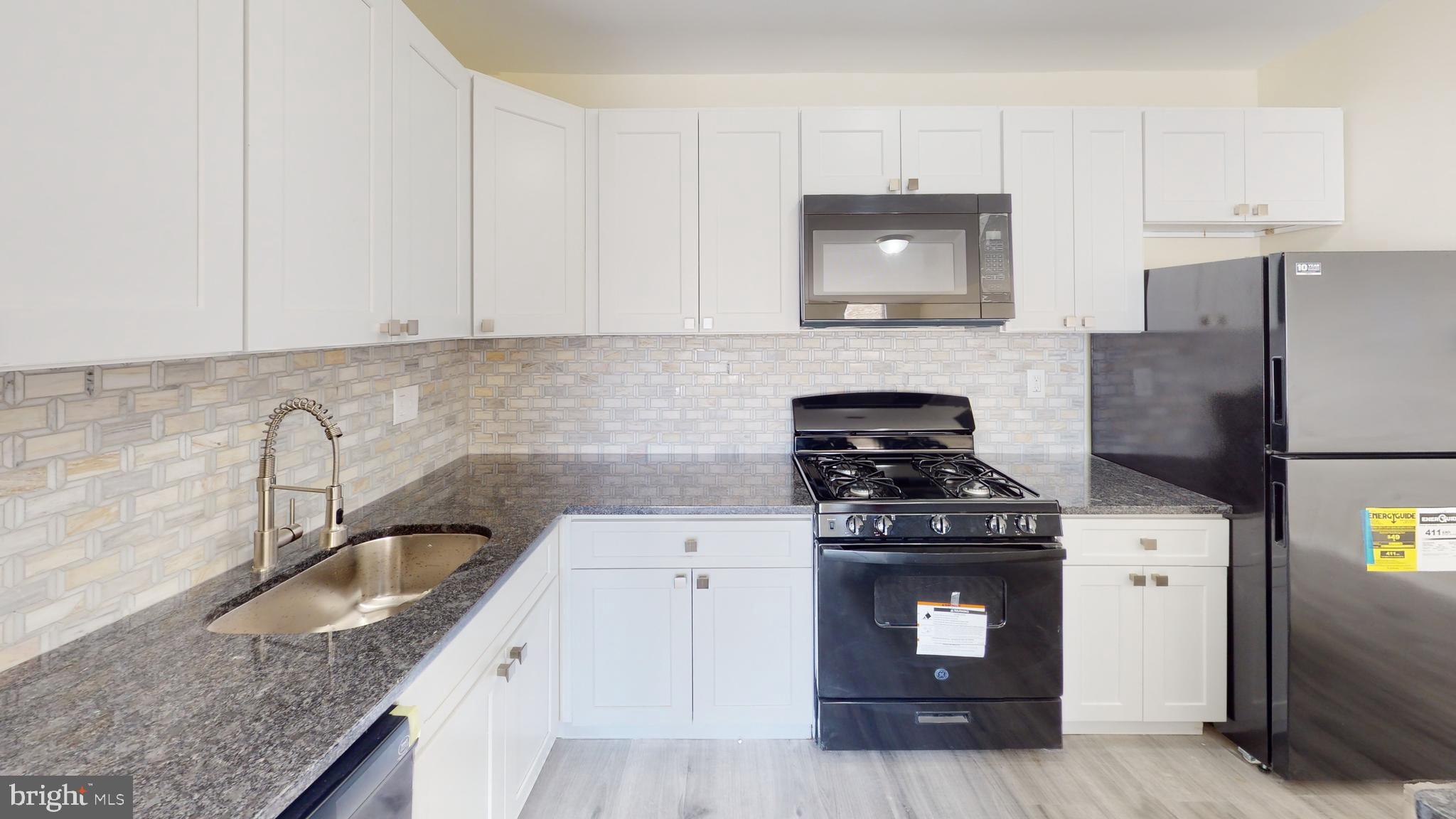 300 BROADWAY B8