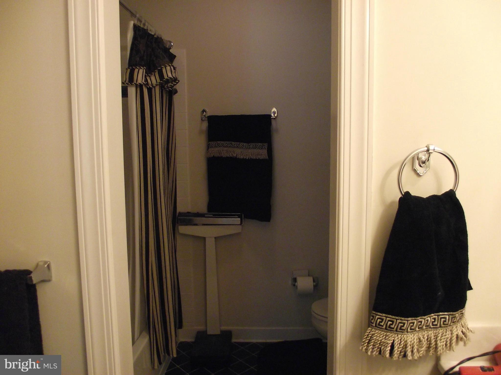 DOMINION VALLEY COUNTRY CLUB - Residential Lease