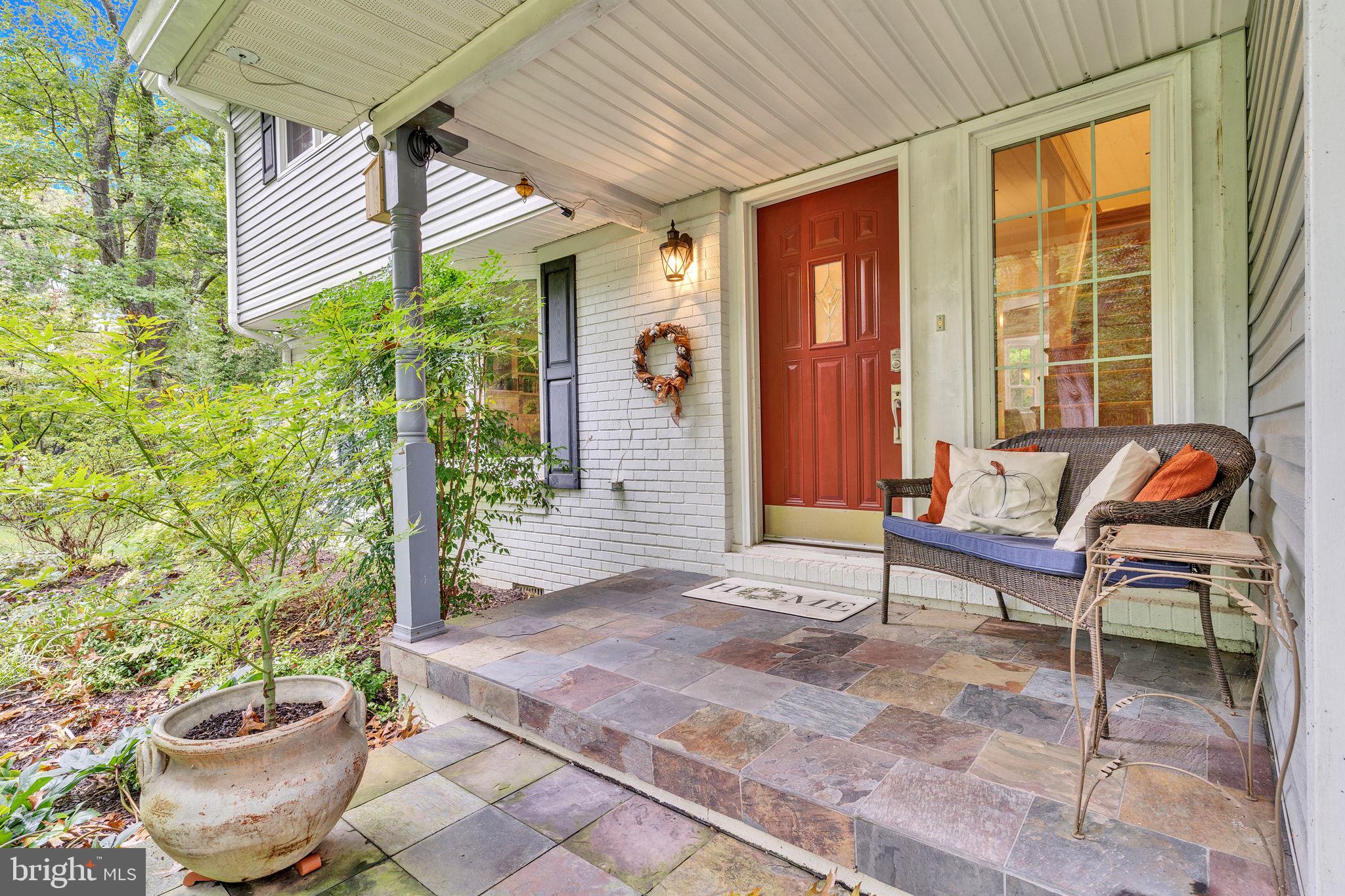 KINGSTON MANOR - Residential