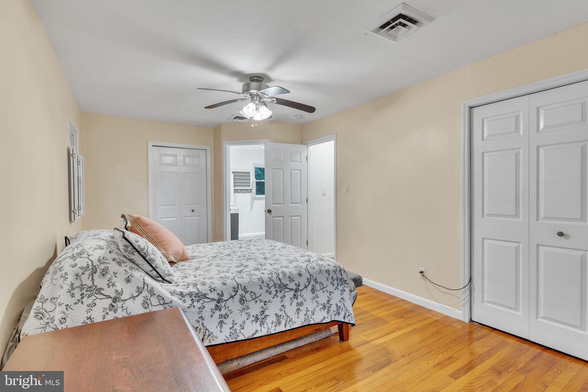 KINGSTON MANOR - Residential