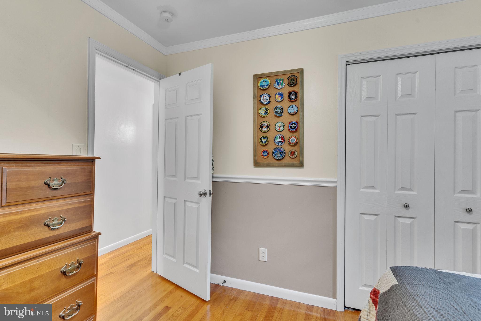 KINGSTON MANOR - Residential