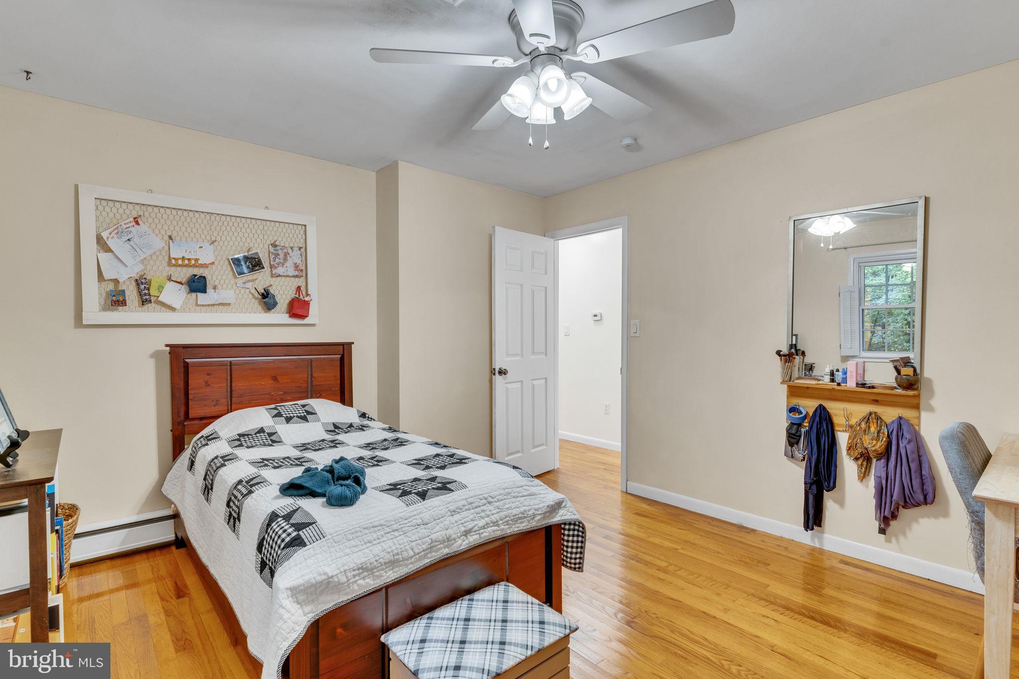 KINGSTON MANOR - Residential