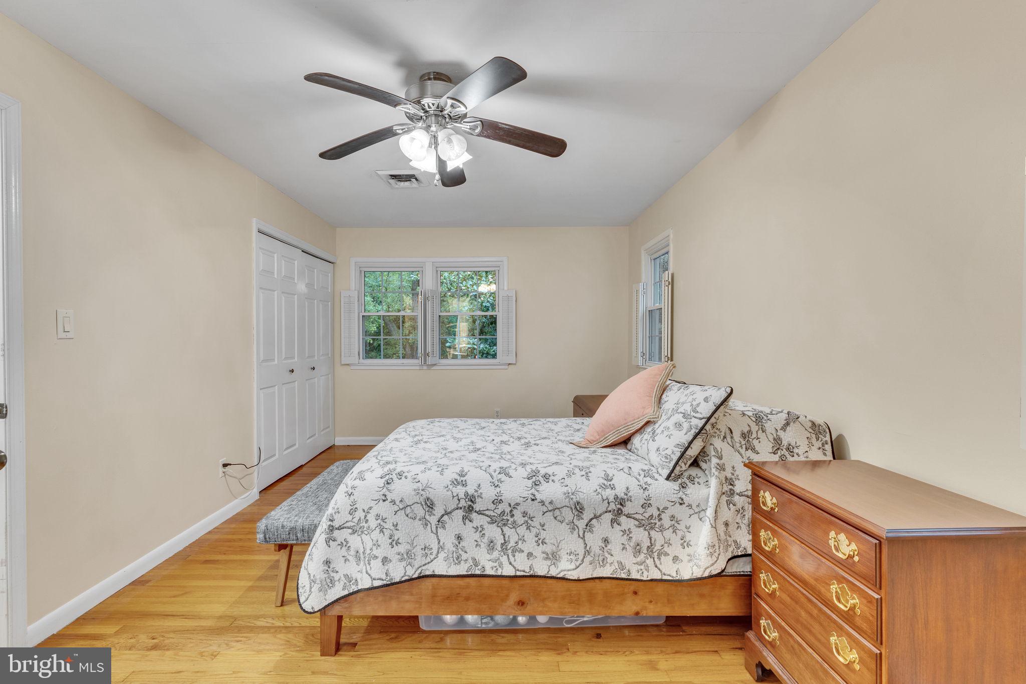 KINGSTON MANOR - Residential