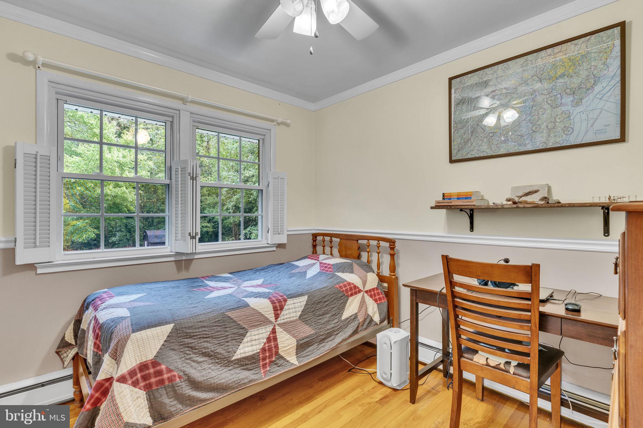 KINGSTON MANOR - Residential