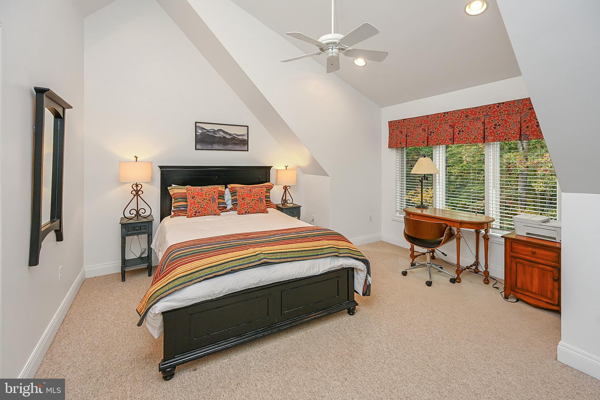 SANDY SHORES - Residential