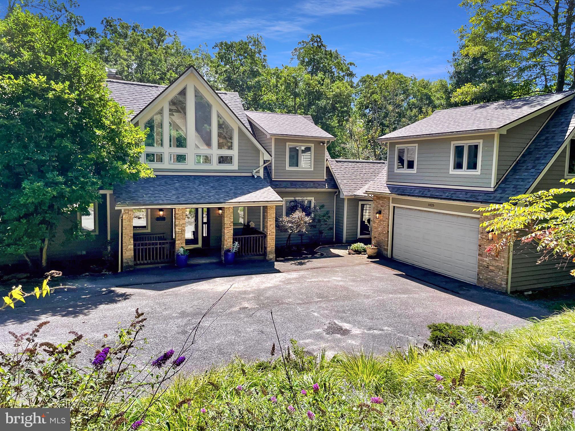 SANDY SHORES - Residential