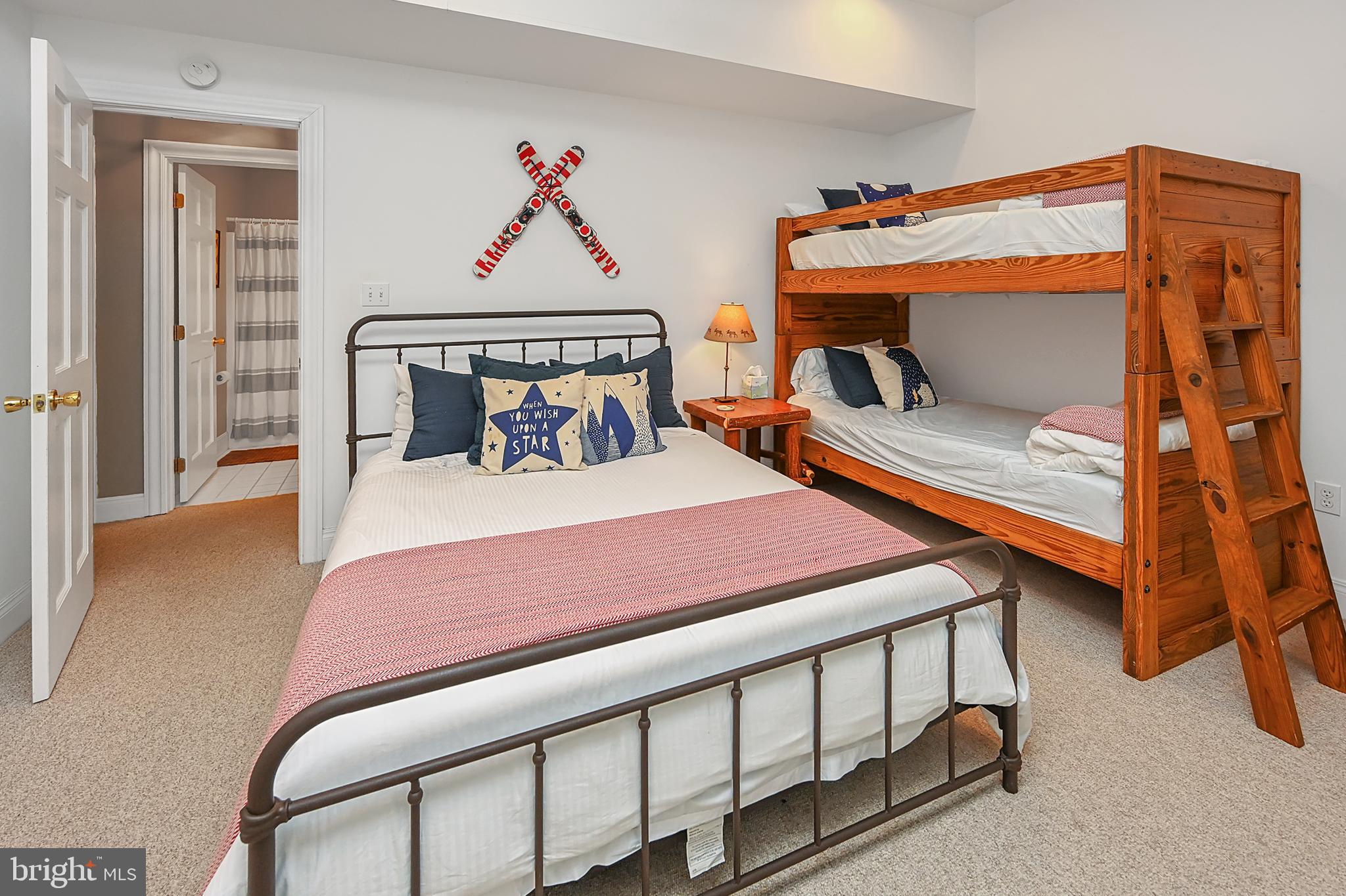 SANDY SHORES - Residential