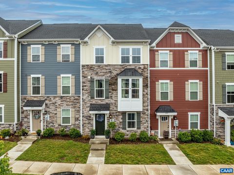 Townhouse For Sale - 2029 Landon Ln Ln<br/> CHARLOTTESVILLE, VA 22911